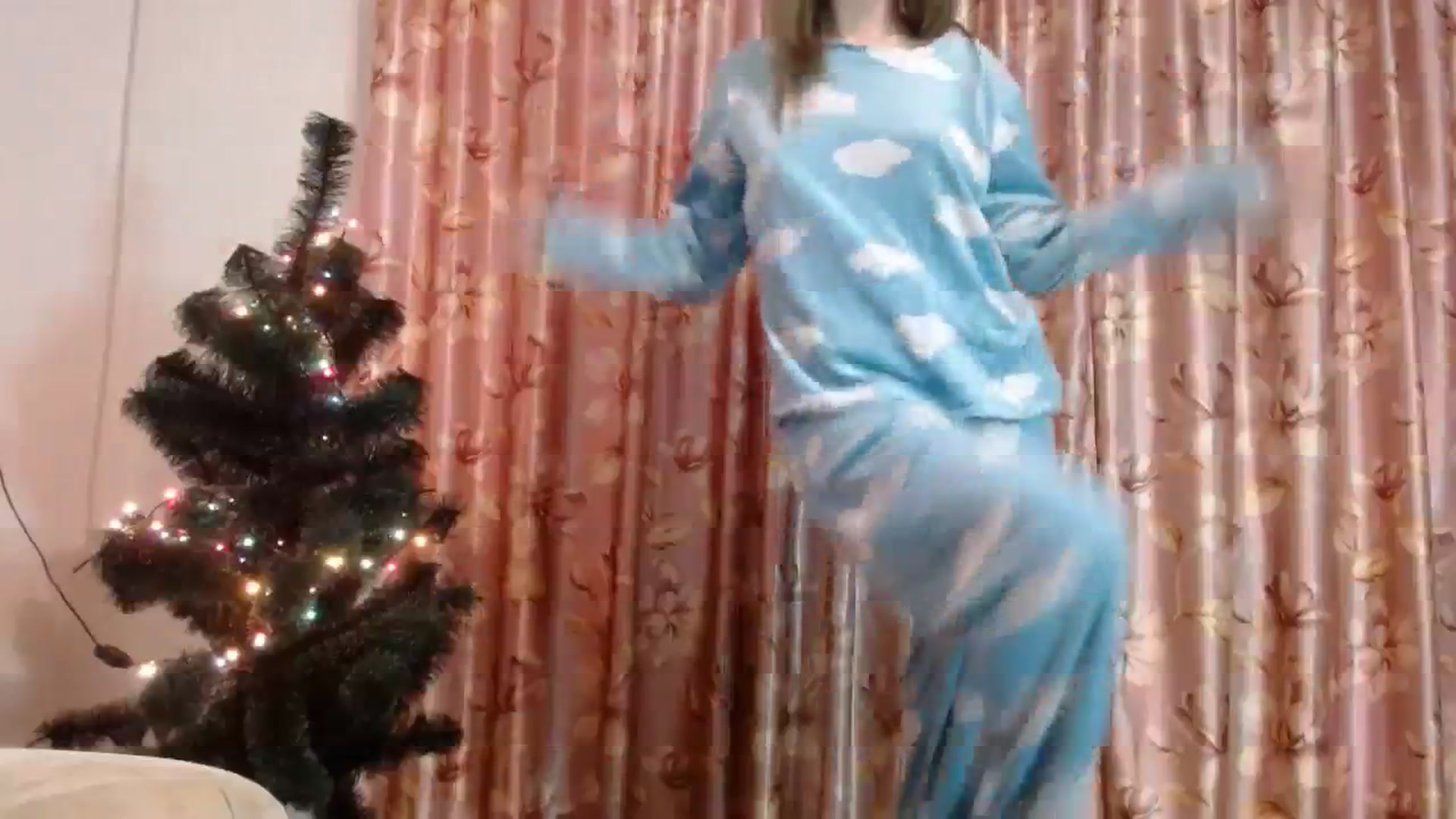 Gallery image thumbnail from YaeMiko's myfreecams stream on, 12/27/2023, 19:31 image 14 of 20