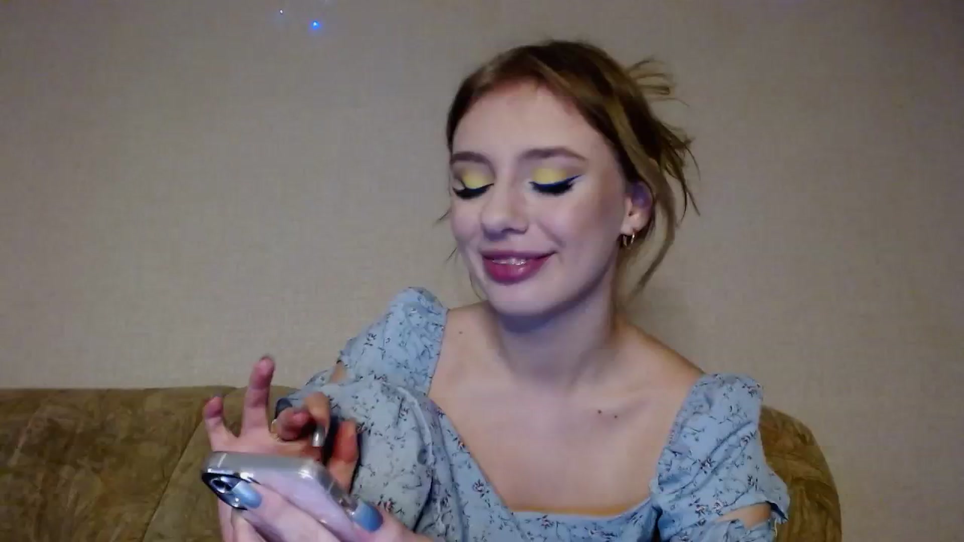 Gallery image thumbnail from YaeMiko's myfreecams stream on, 02/08/2024, 18:25 image 15 of 20