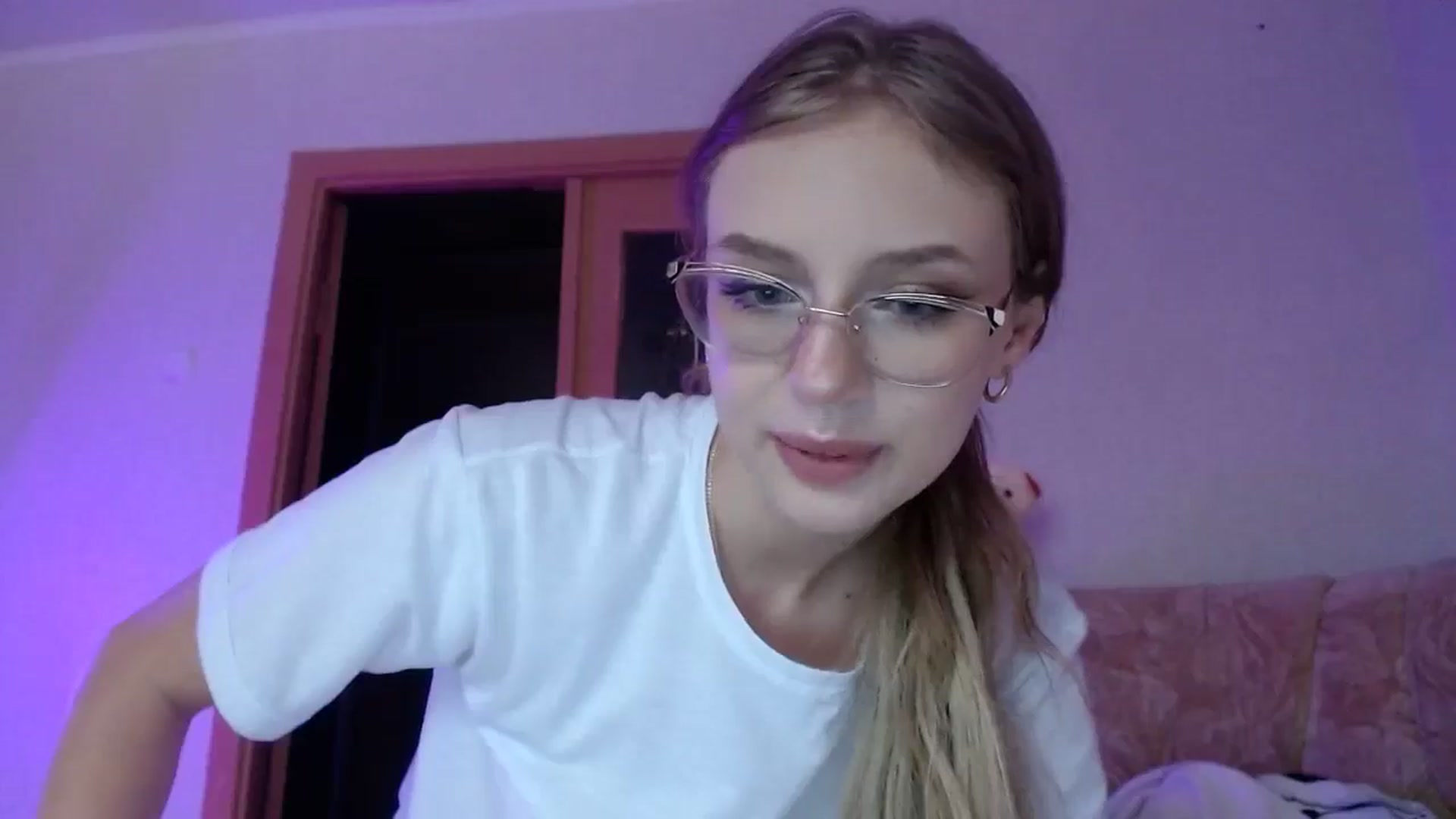 Gallery image thumbnail from YaeMiko's myfreecams stream on, 07/21/2024, 16:14 image 14 of 20