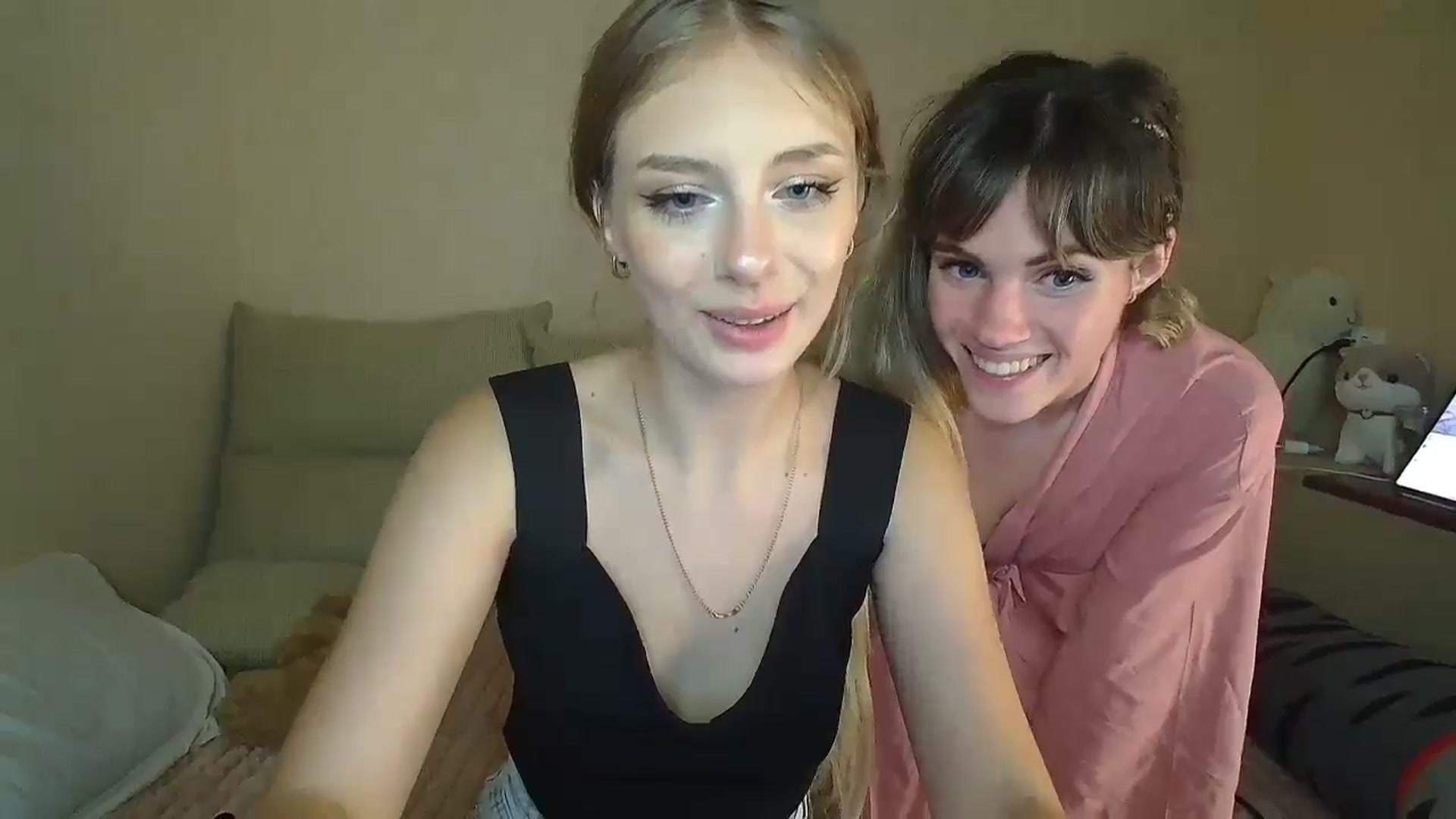 Gallery image thumbnail from YaeMiko's myfreecams stream on, 07/26/2024, 14:37 image 14 of 20