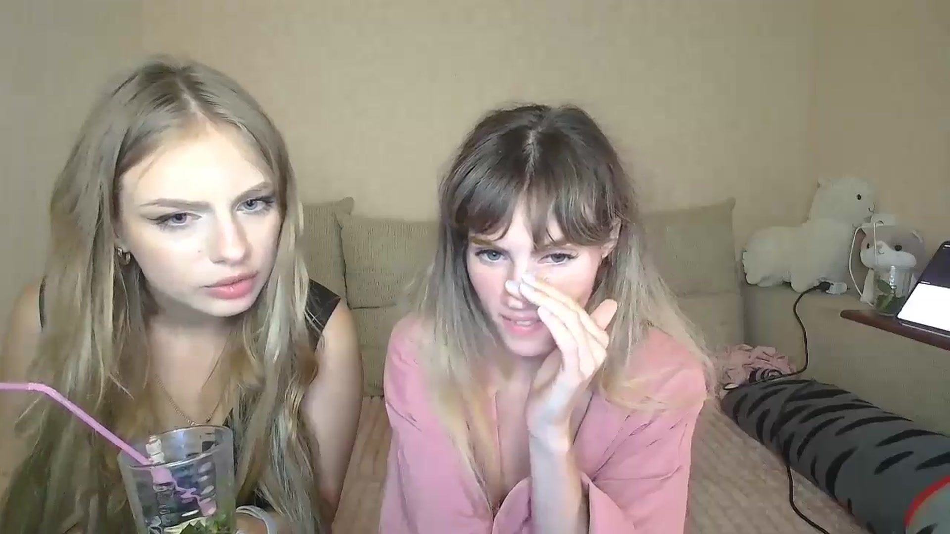 Gallery image thumbnail from YaeMiko's myfreecams stream on, 07/26/2024, 15:08 image 15 of 20