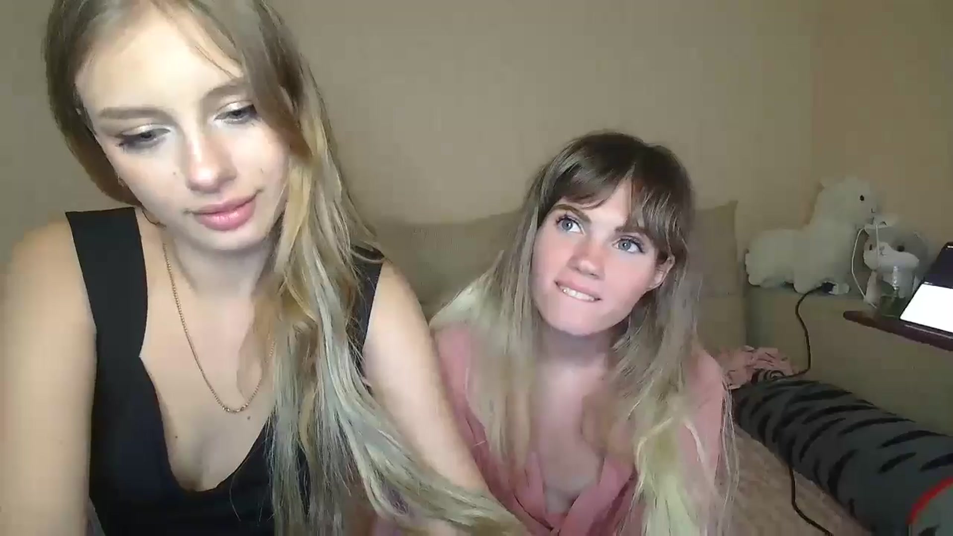 Gallery image thumbnail from YaeMiko's myfreecams stream on, 07/26/2024, 15:08 image 19 of 20