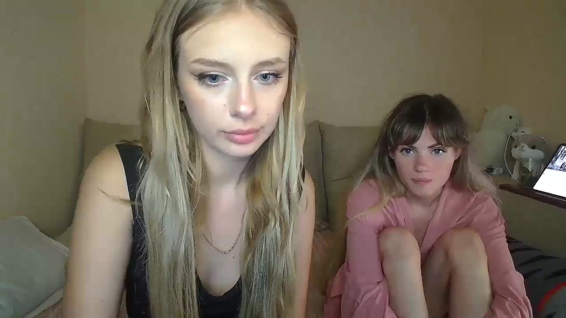 Gallery image thumbnail from YaeMiko's myfreecams stream on, 07/26/2024, 15:08 image 4 of 20