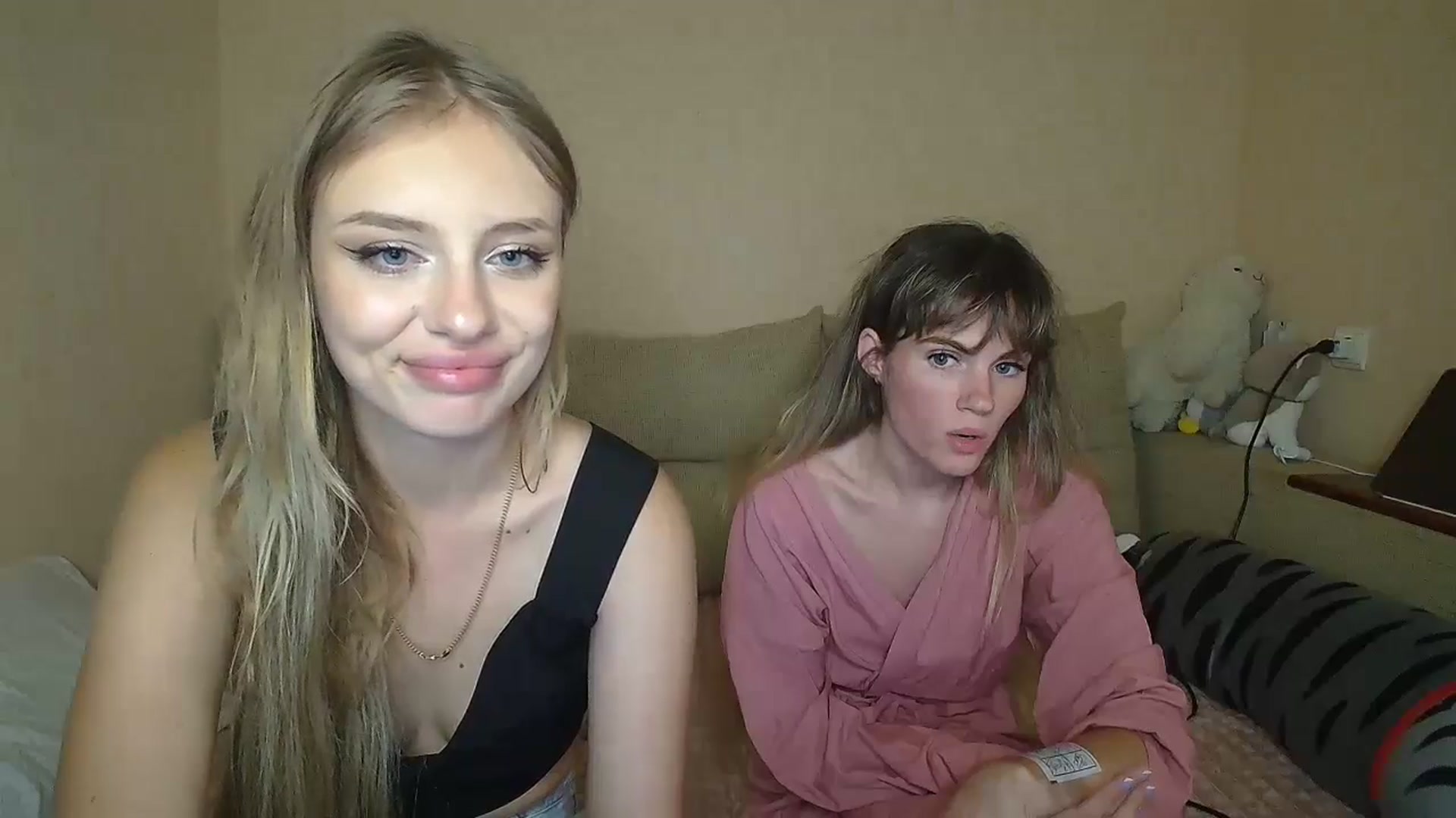 Gallery image thumbnail from YaeMiko's myfreecams stream on, 07/26/2024, 16:14 image 7 of 20