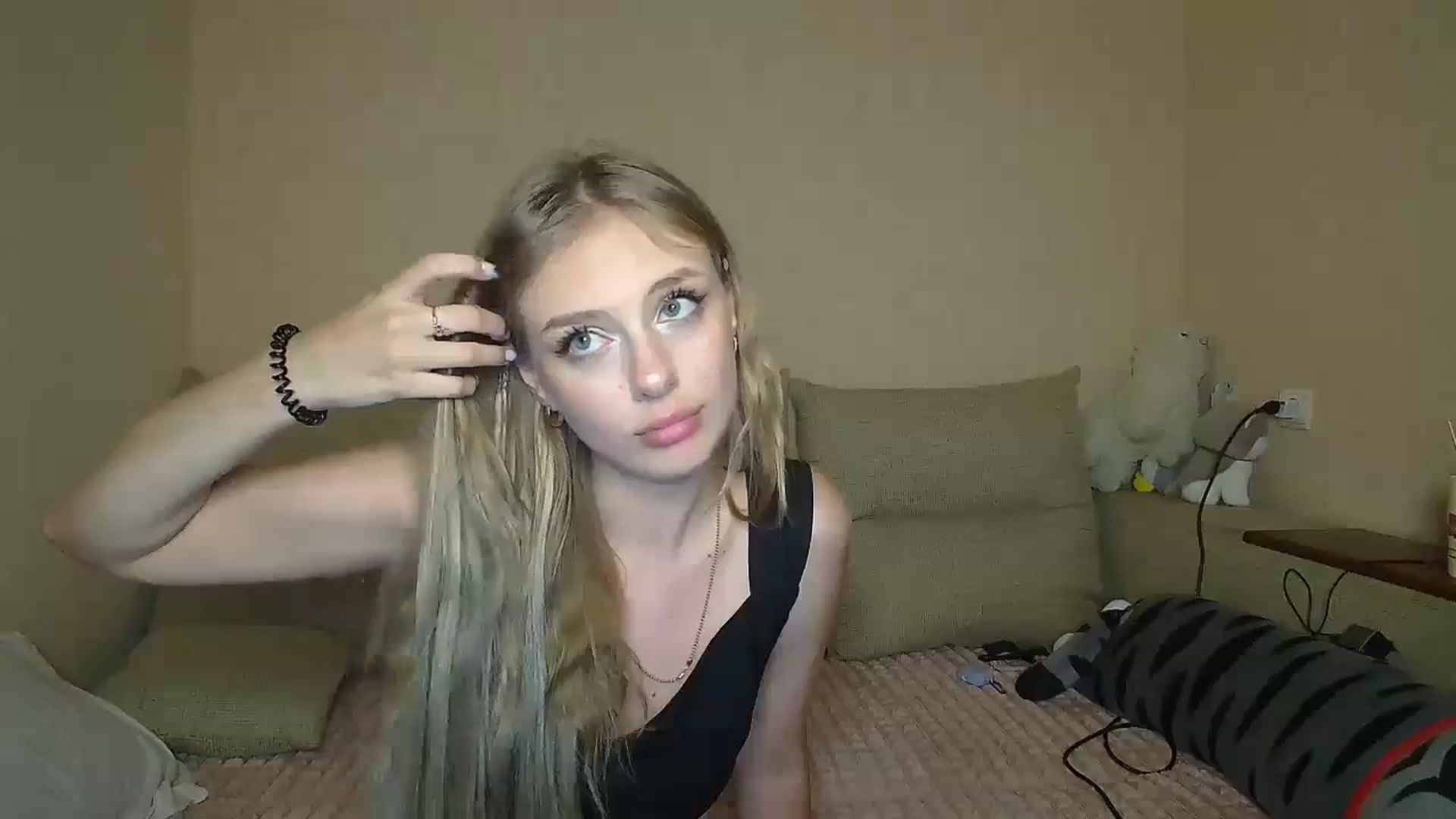 Gallery image thumbnail from YaeMiko's myfreecams stream on, 07/26/2024, 17:04 image 17 of 20