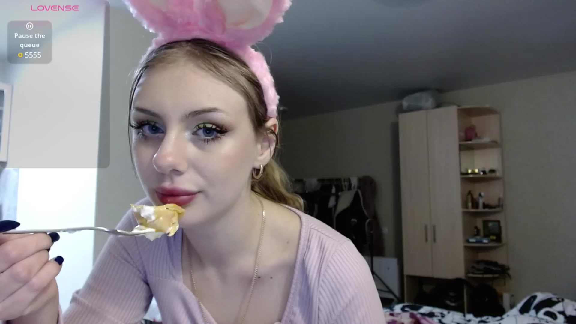 Gallery image thumbnail from YaeMiko's myfreecams stream on, 12/05/2024, 19:23 image 3 of 20