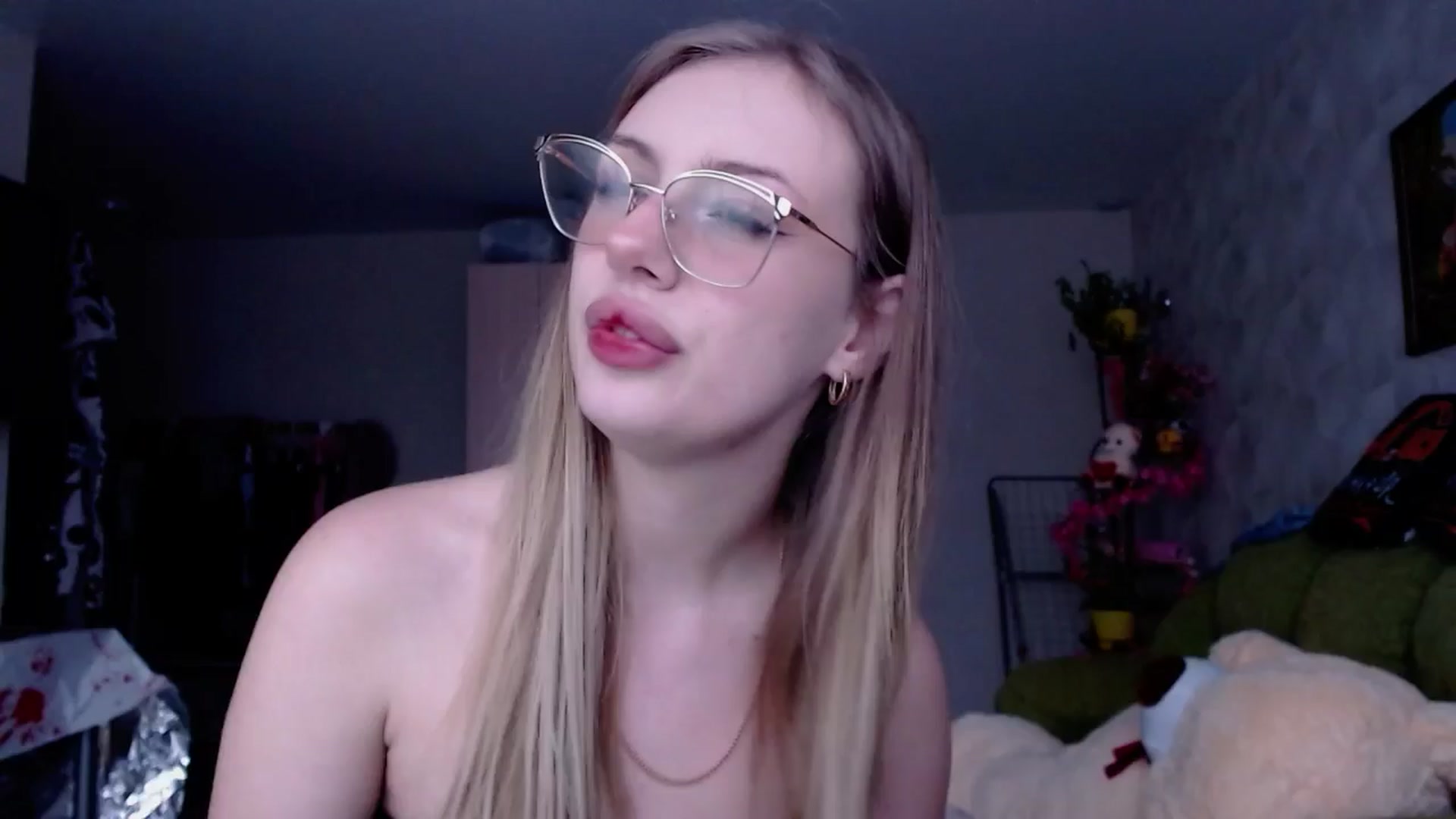 Gallery image thumbnail from YaeMiko's myfreecams stream on, 01/06/2025, 12:26 image 12 of 20