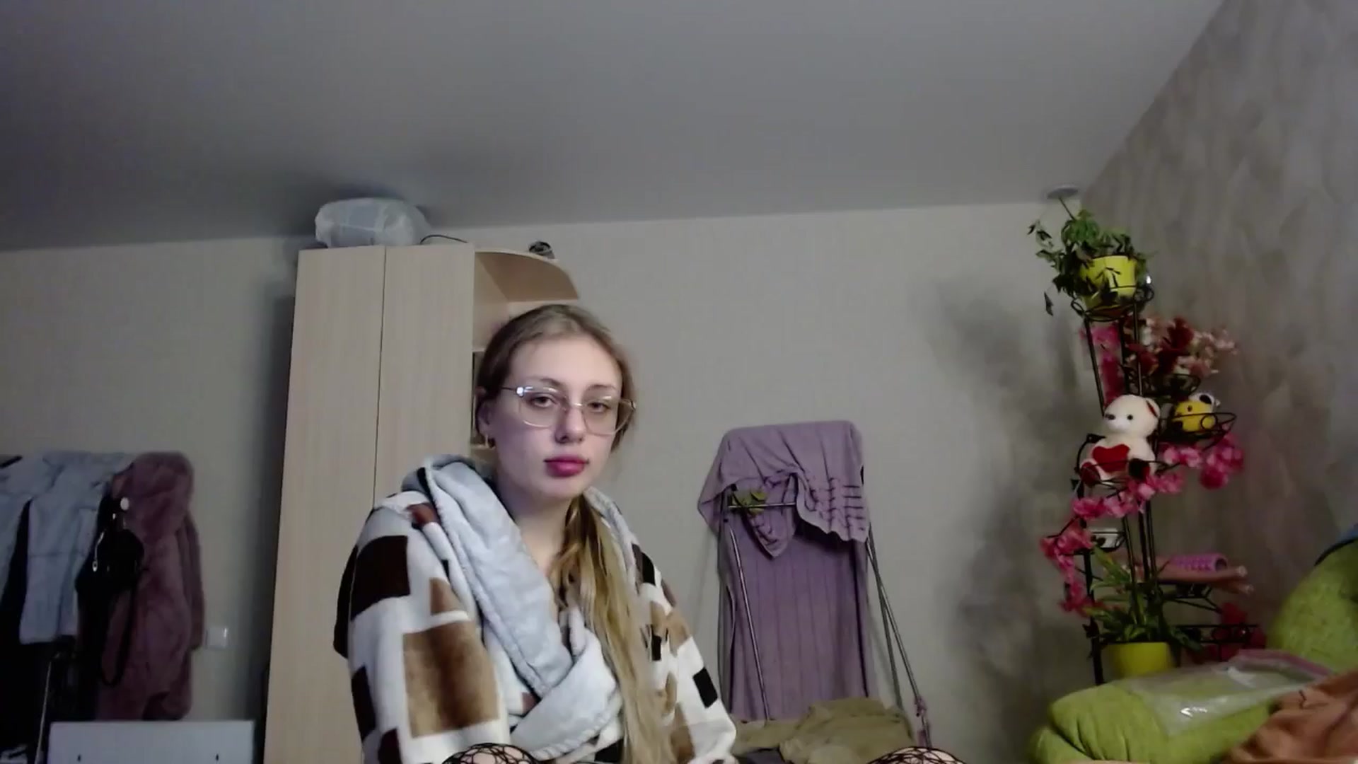 Gallery image thumbnail from YaeMiko's myfreecams stream on, 01/09/2025, 21:12 image 12 of 20