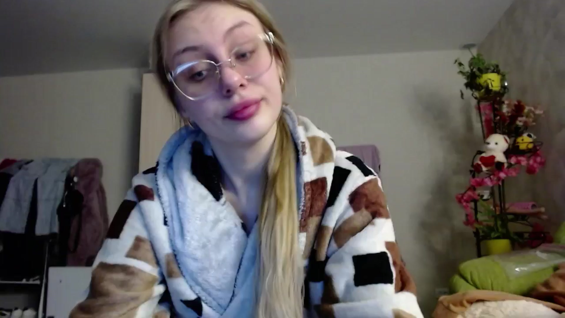 Gallery image thumbnail from YaeMiko's myfreecams stream on, 01/09/2025, 21:12 image 20 of 20