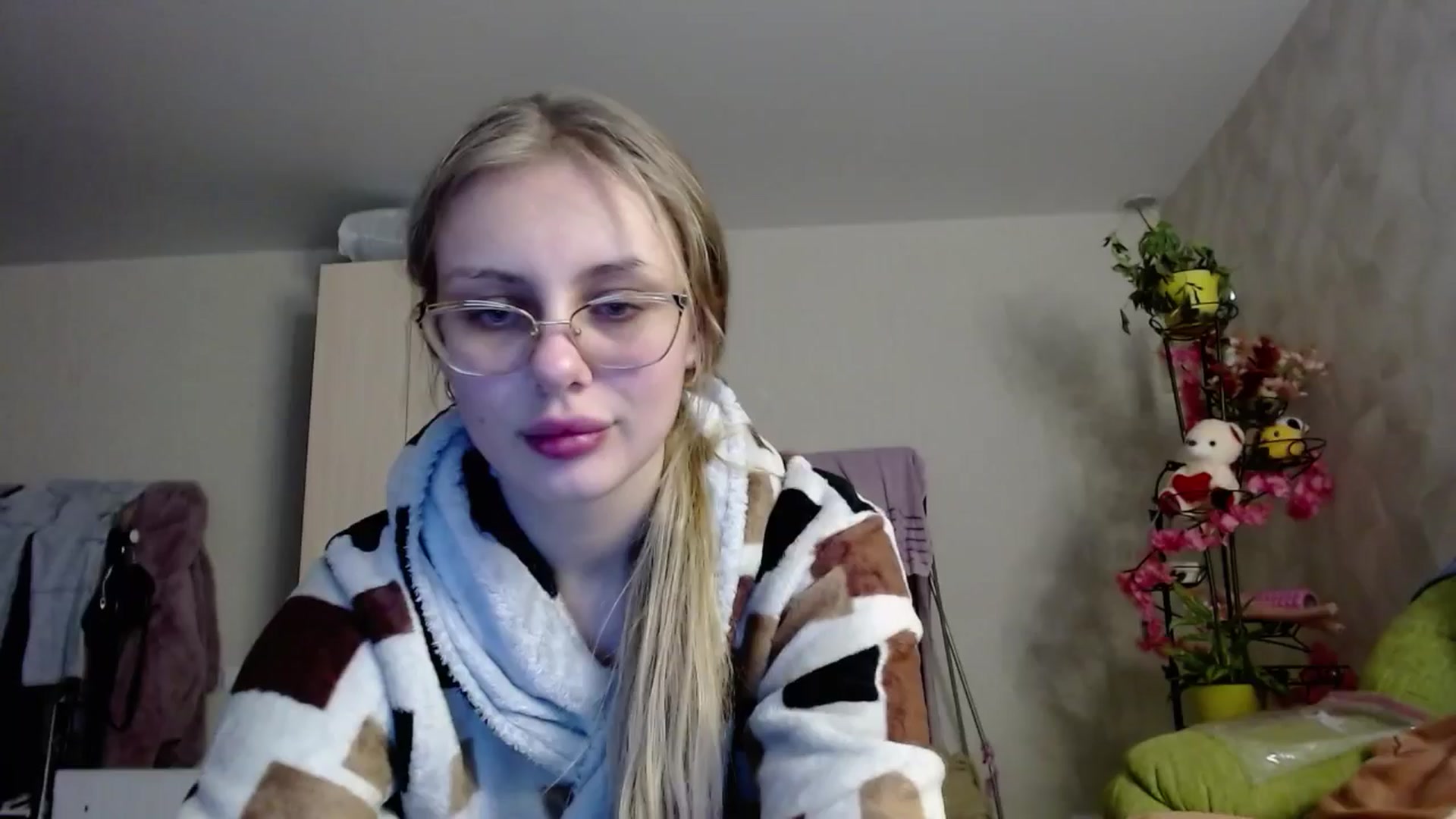 Gallery image thumbnail from YaeMiko's myfreecams stream on, 01/09/2025, 21:12 image 2 of 20
