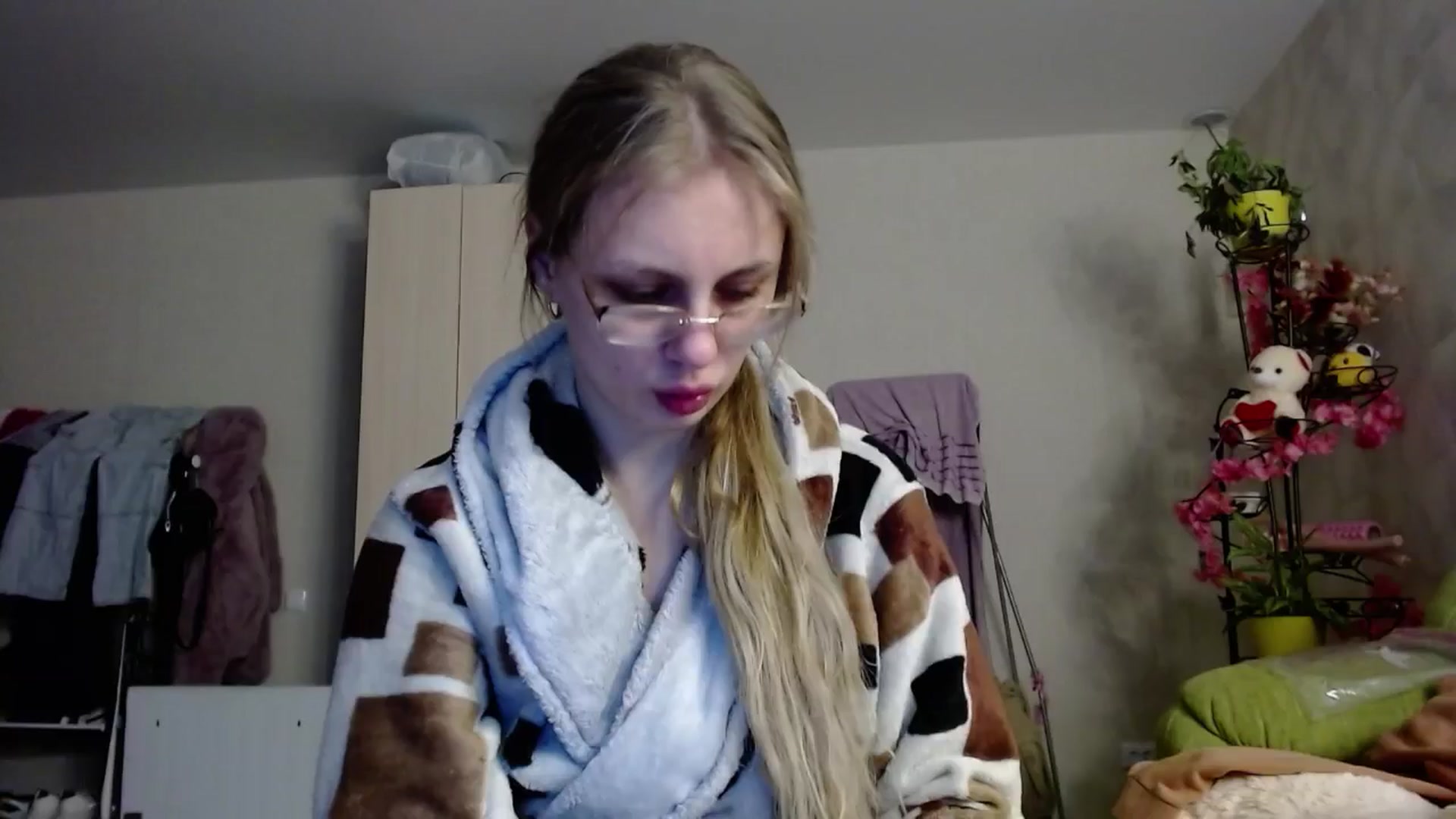 Gallery image thumbnail from YaeMiko's myfreecams stream on, 01/09/2025, 21:12 image 18 of 20