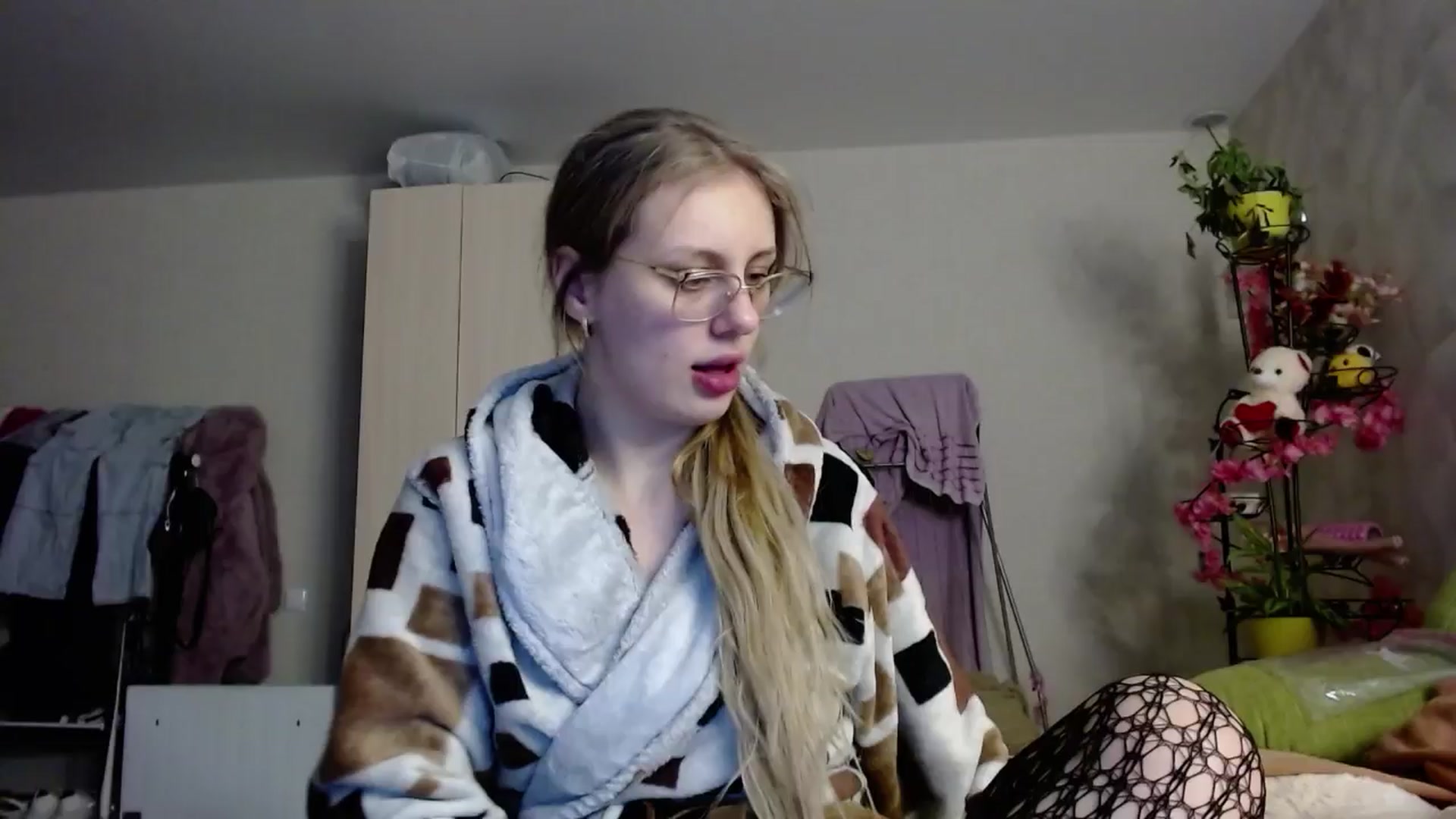 Gallery image thumbnail from YaeMiko's myfreecams stream on, 01/09/2025, 21:12 image 16 of 20
