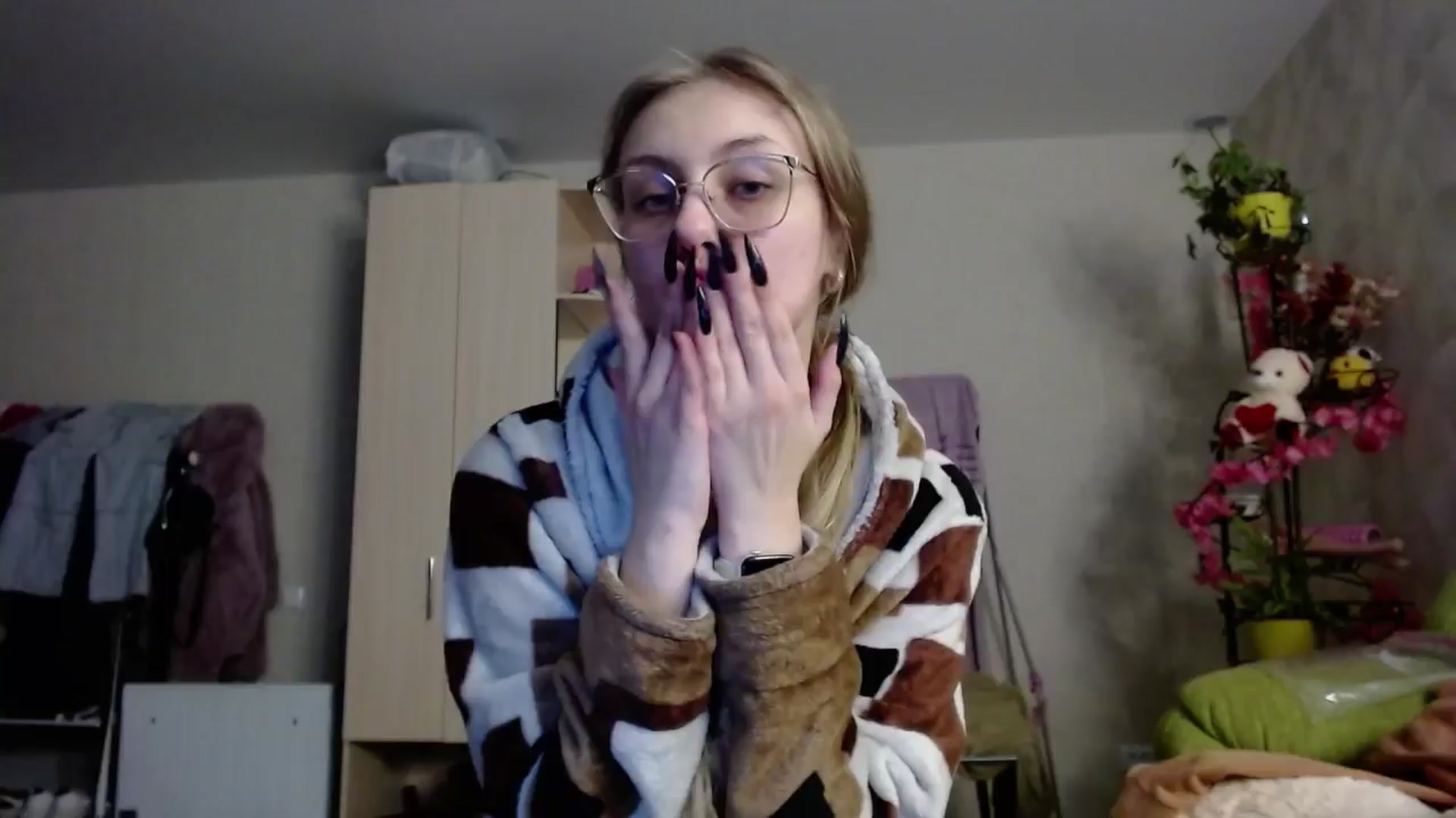 Gallery image thumbnail from YaeMiko's myfreecams stream on, 01/09/2025, 21:12 image 14 of 20
