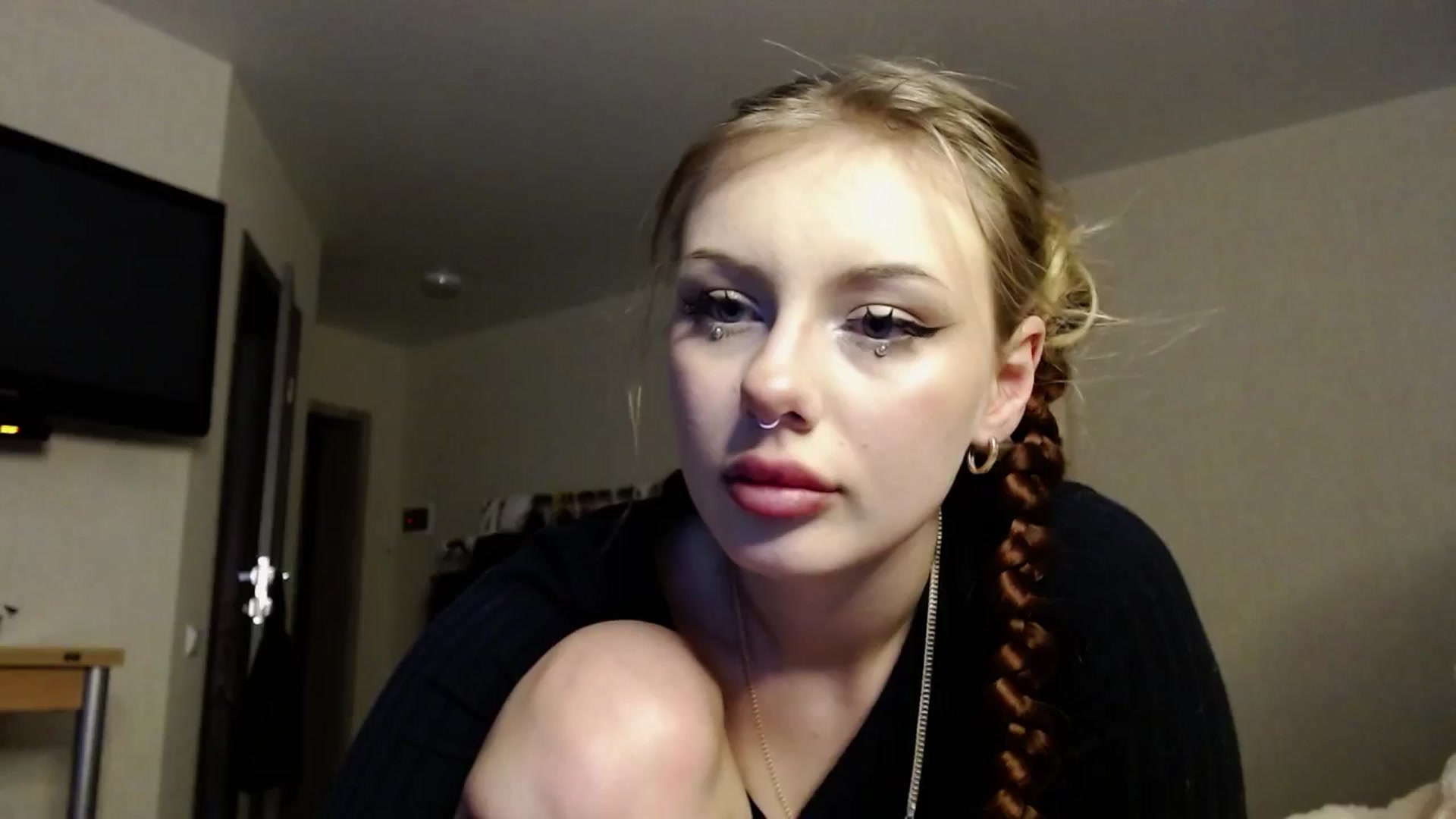 Gallery image thumbnail from YaeMiko's myfreecams stream on, 02/26/2025, 02:40 image 1 of 20