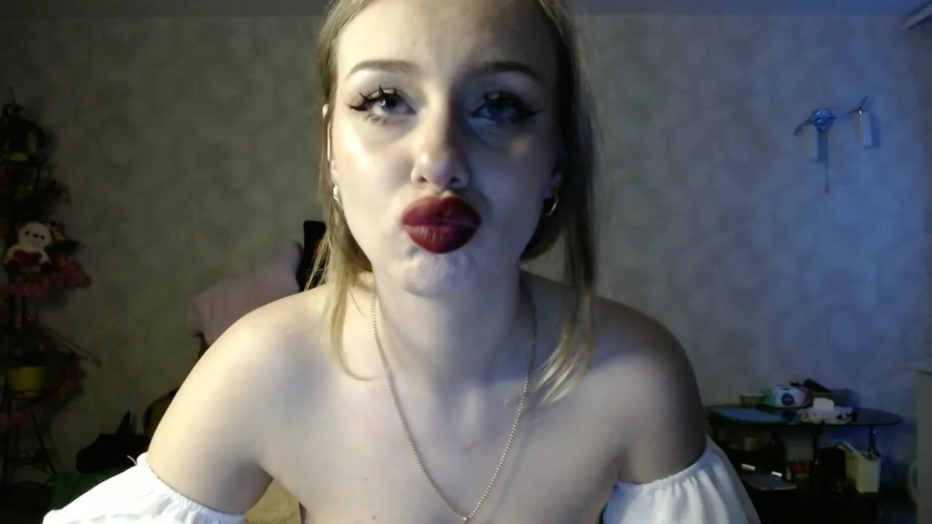 Gallery image thumbnail from YaeMiko's myfreecams stream on, 04/07/2025, 03:18 image 1 of 20