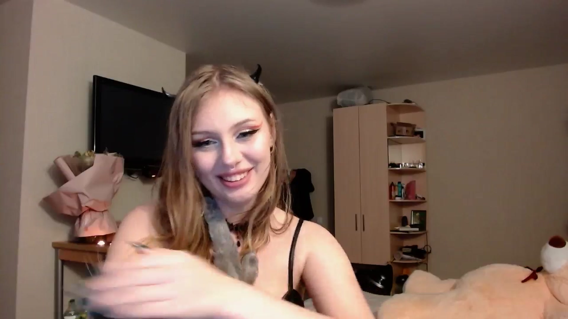 Gallery image thumbnail from YaeMiko's myfreecams stream on, 04/30/2025, 23:24 image 19 of 20