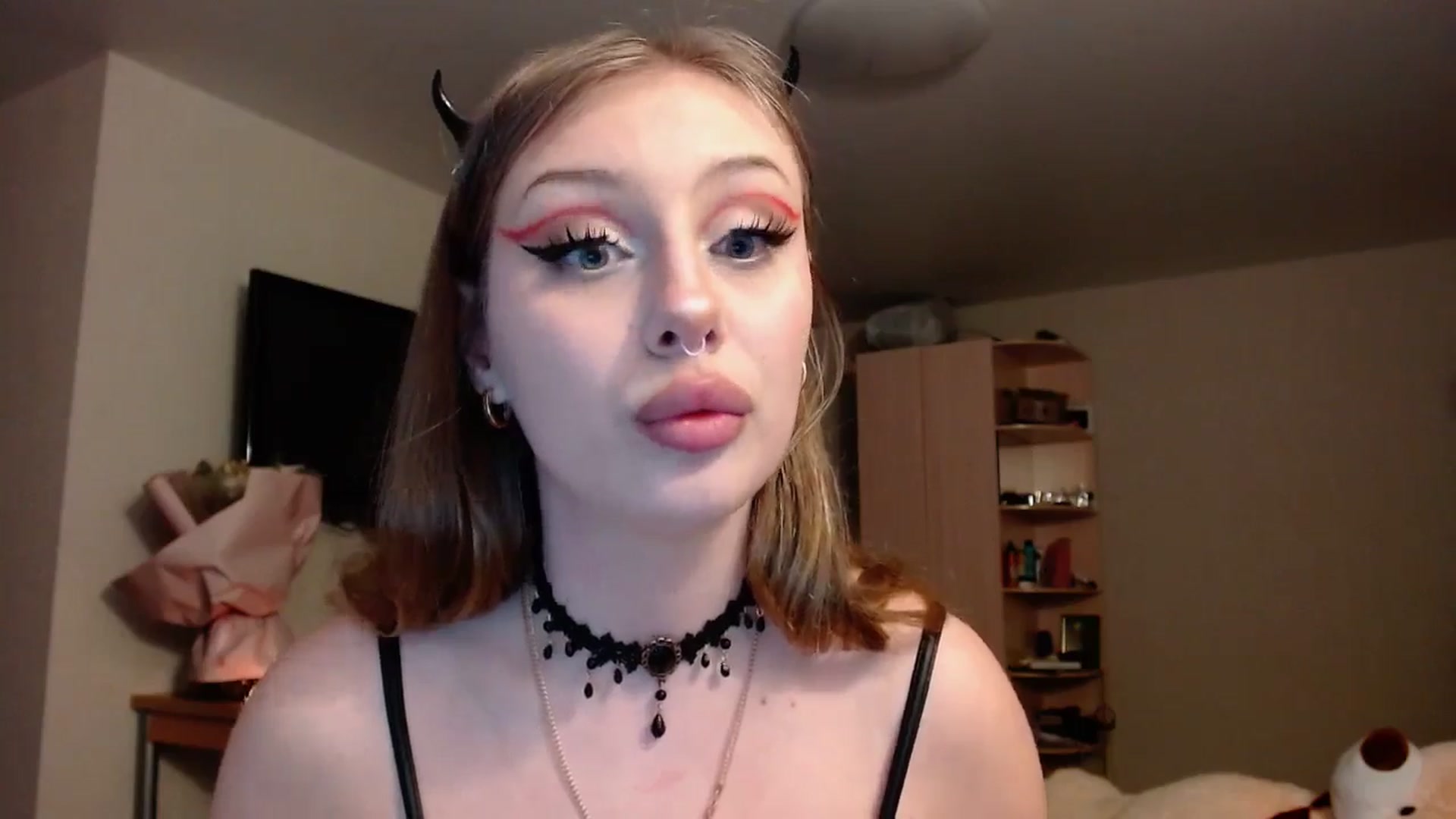 Gallery image thumbnail from YaeMiko's myfreecams stream on, 04/30/2025, 23:24 image 3 of 20