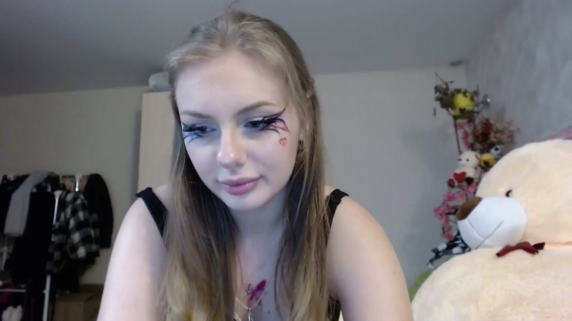 Gallery image thumbnail from YaeMiko's myfreecams stream on, 05/14/2025, 24:35 image 19 of 20