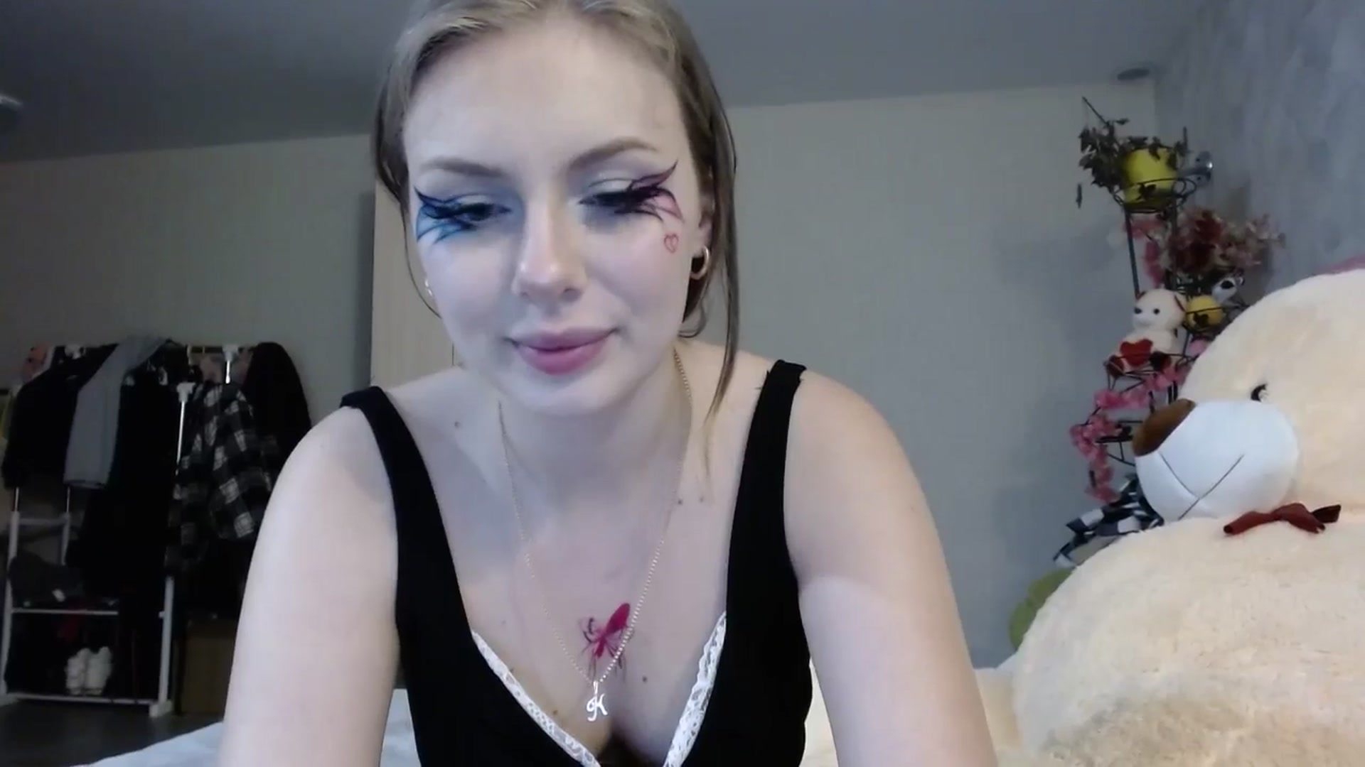 Gallery image thumbnail from YaeMiko's myfreecams stream on, 05/14/2025, 24:35 image 15 of 20