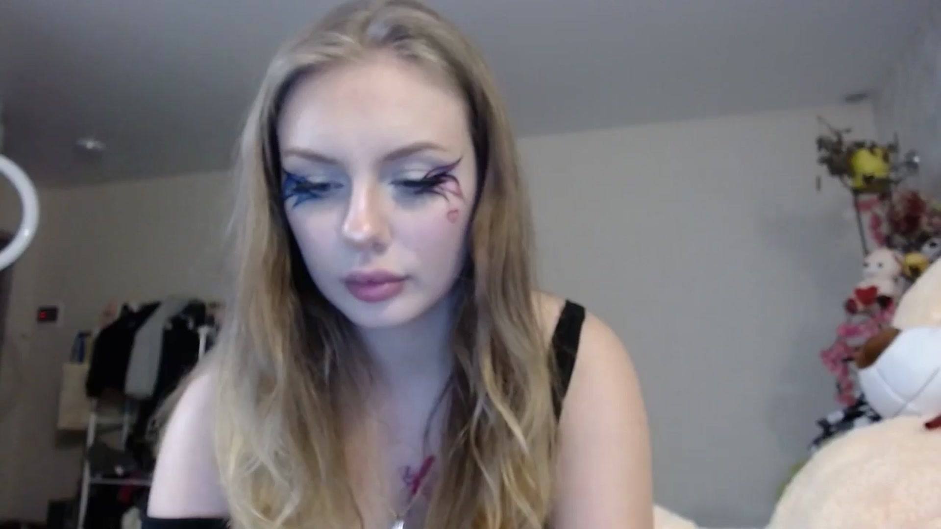 Gallery image thumbnail from YaeMiko's myfreecams stream on, 05/14/2025, 24:35 image 4 of 20