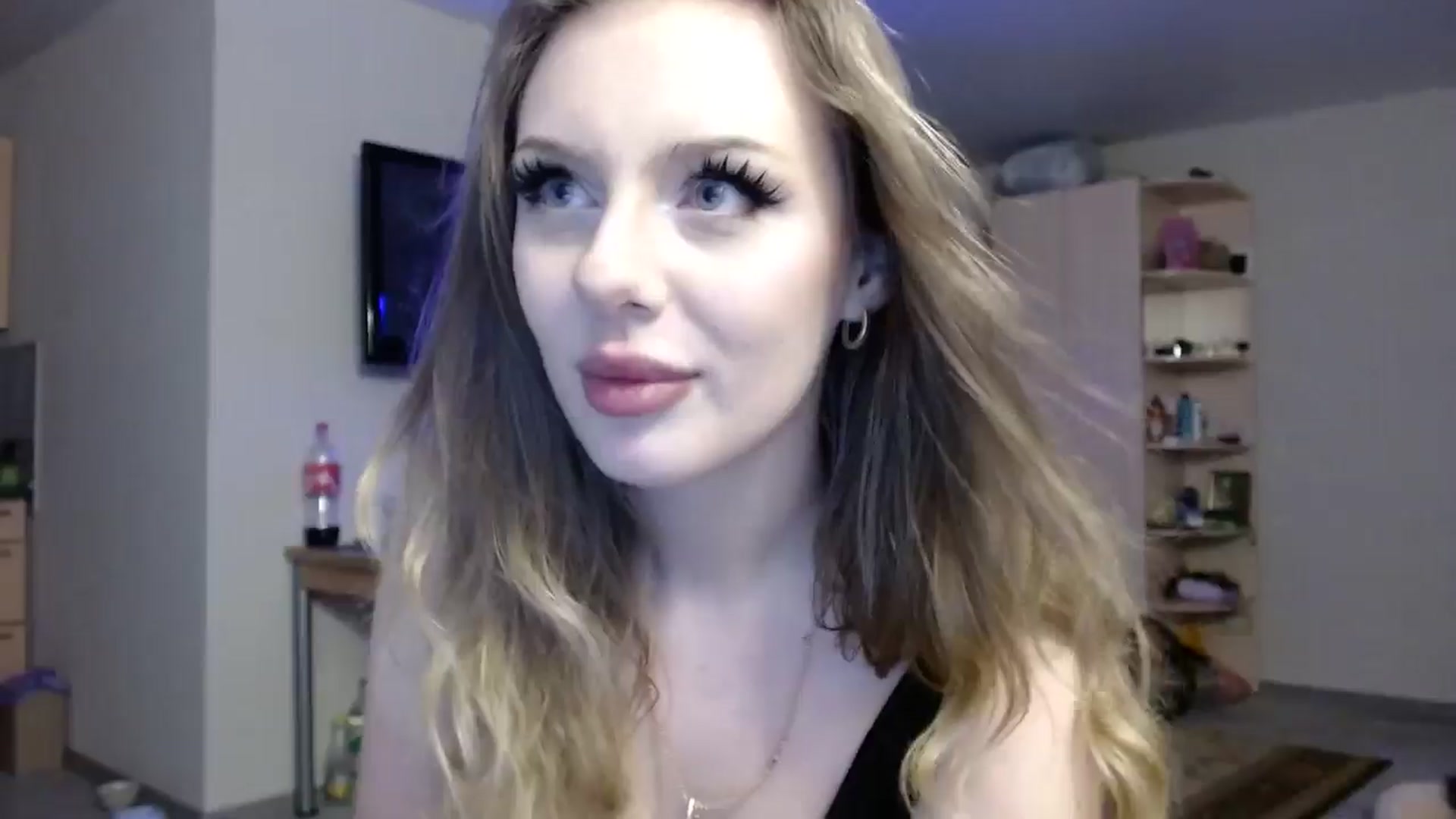 Gallery image thumbnail from YaeMiko's myfreecams stream on, 06/04/2025, 21:07 image 19 of 20