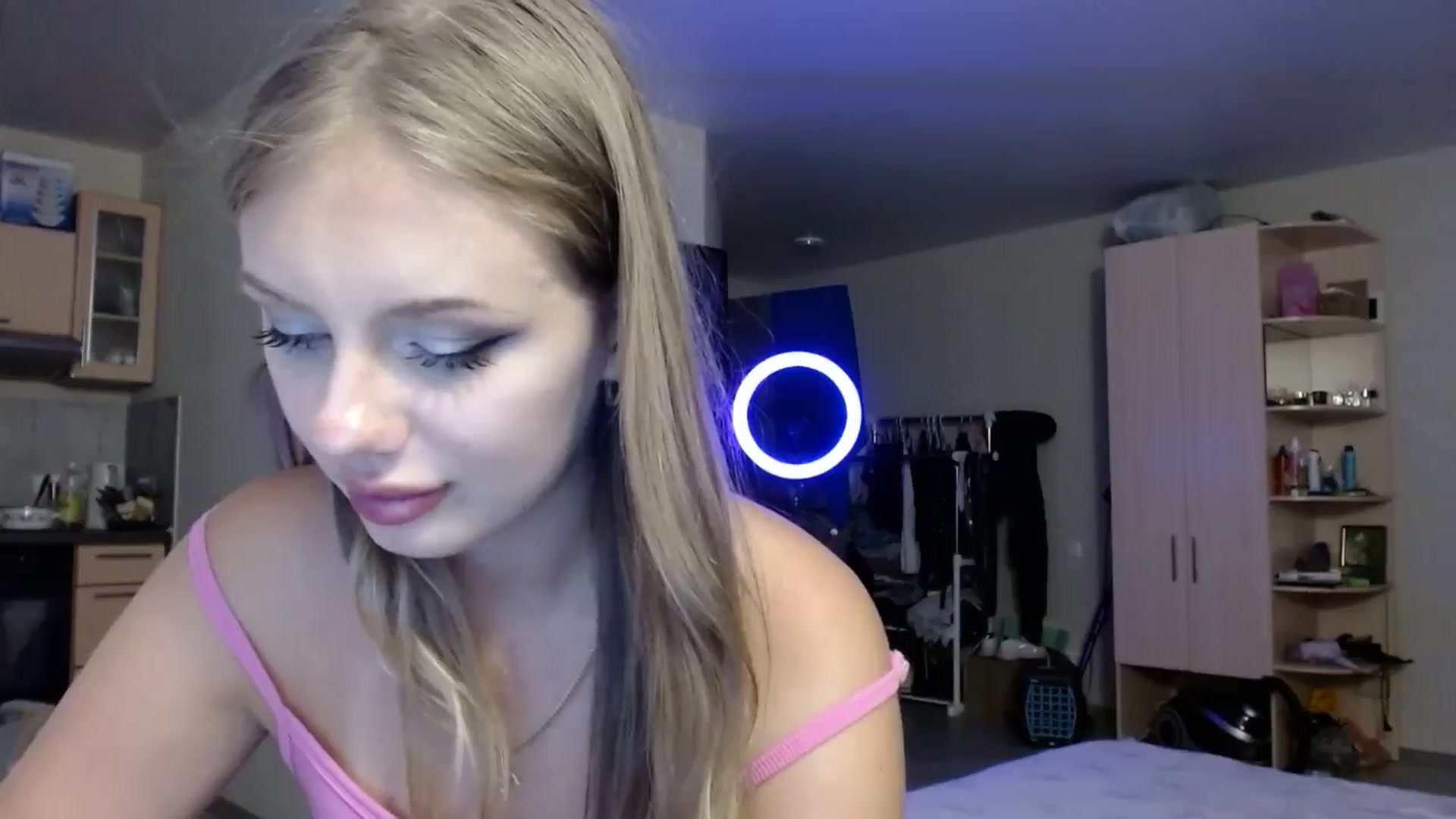 Gallery image thumbnail from YaeMiko's myfreecams stream on, 07/29/2025, 24:23 image 6 of 20