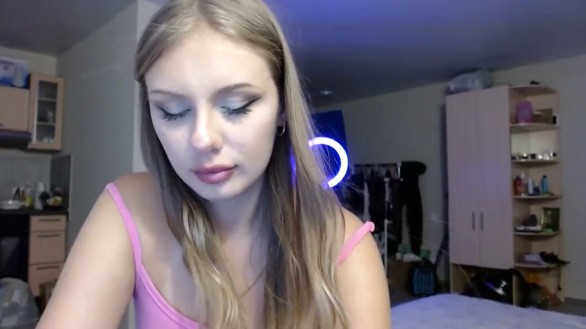 Gallery image thumbnail from YaeMiko's myfreecams stream on, 07/29/2025, 24:23 image 15 of 20