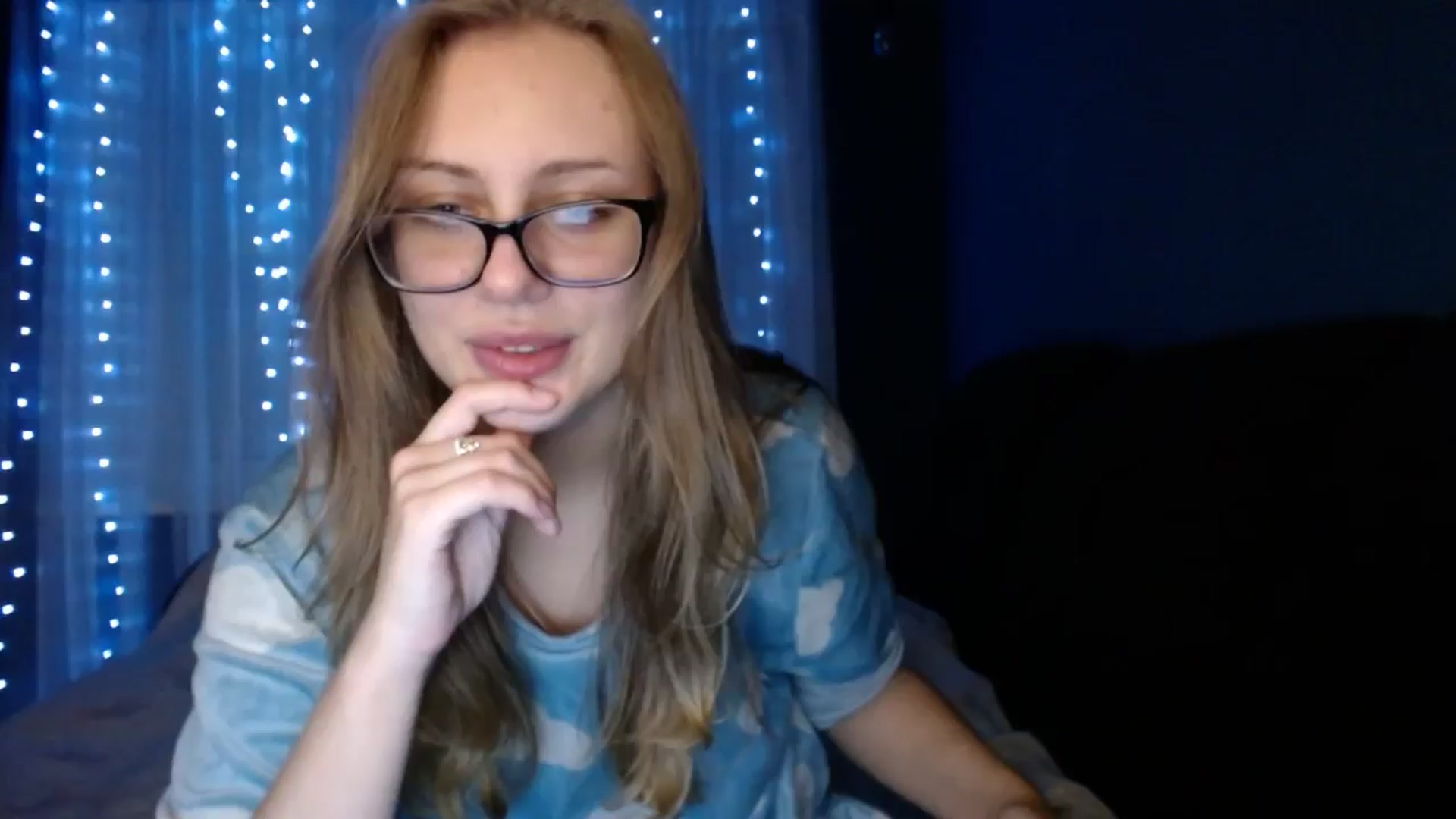 Gallery image thumbnail from YaeMiko's myfreecams stream on, 10/10/2025, 24:16 image 12 of 20