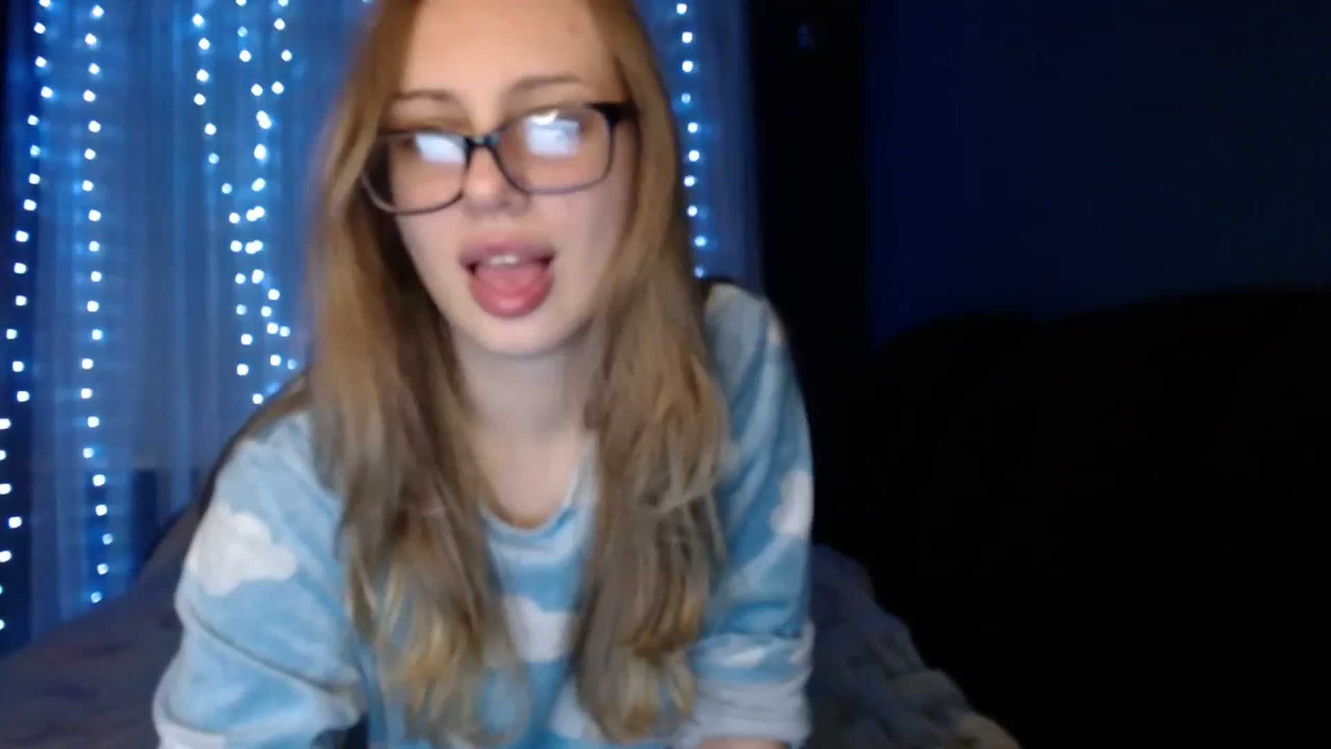 Gallery image thumbnail from YaeMiko's myfreecams stream on, 10/10/2025, 24:16 image 1 of 20