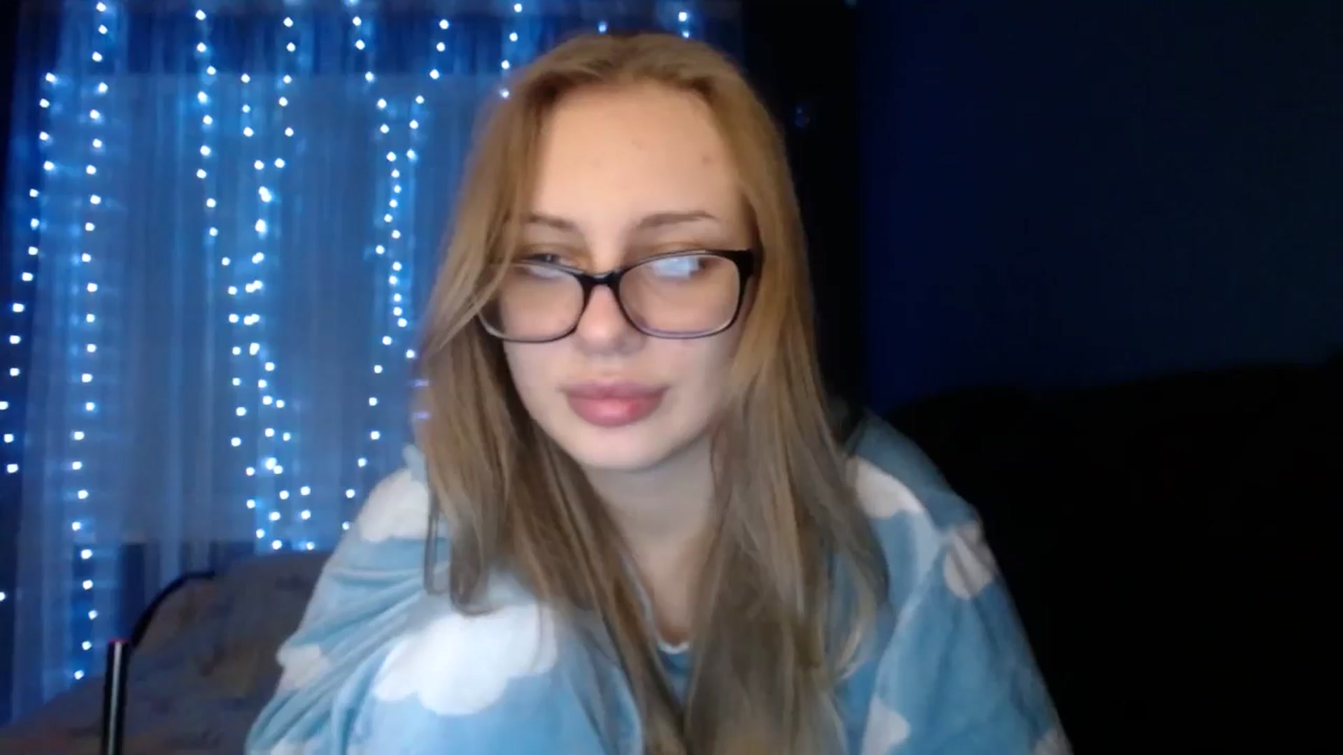 Gallery image thumbnail from YaeMiko's myfreecams stream on, 10/10/2025, 02:25 image 3 of 20