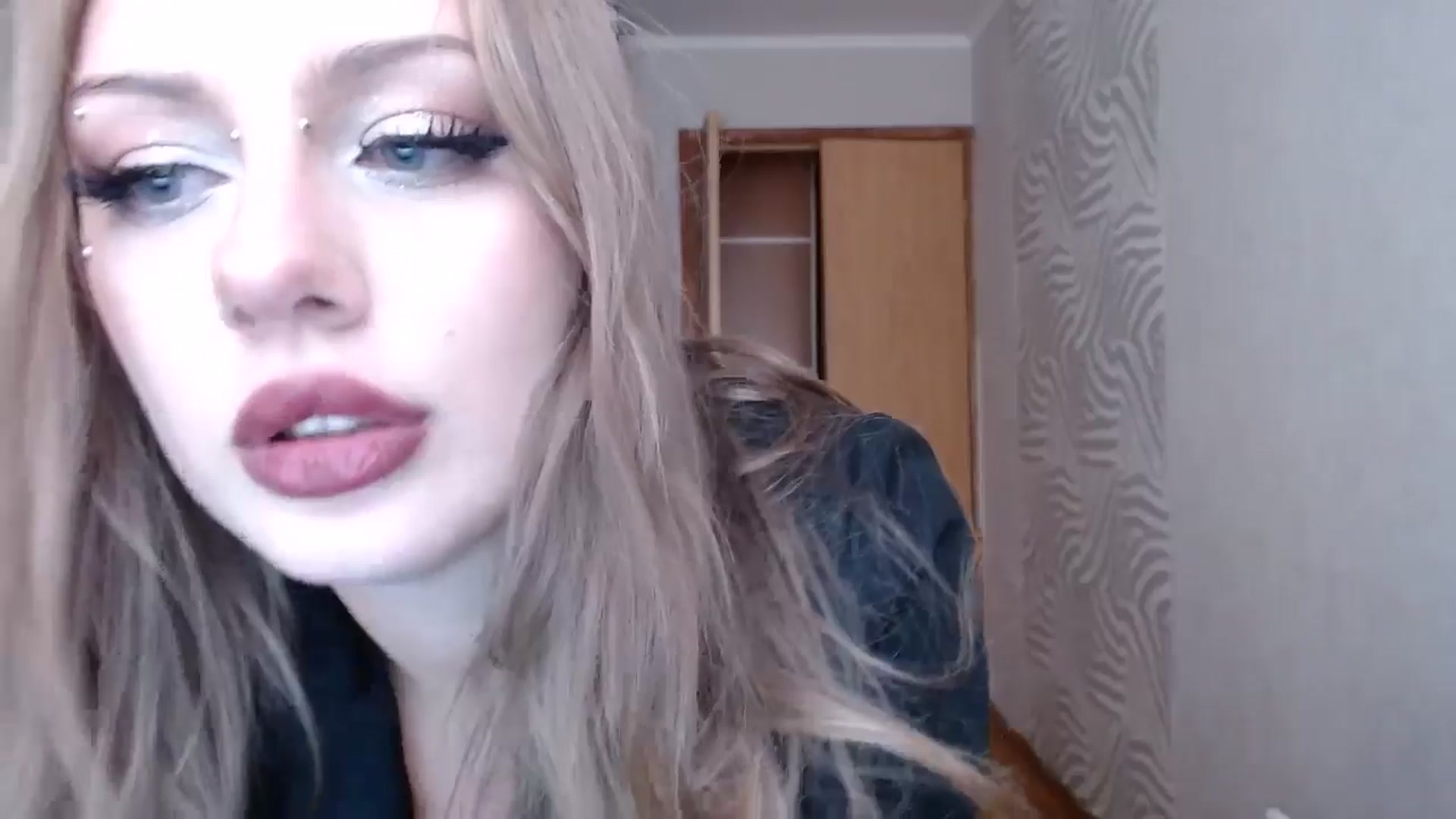 Gallery image thumbnail from YaeMiko's myfreecams stream on, 10/14/2025, 08:30 image 18 of 20