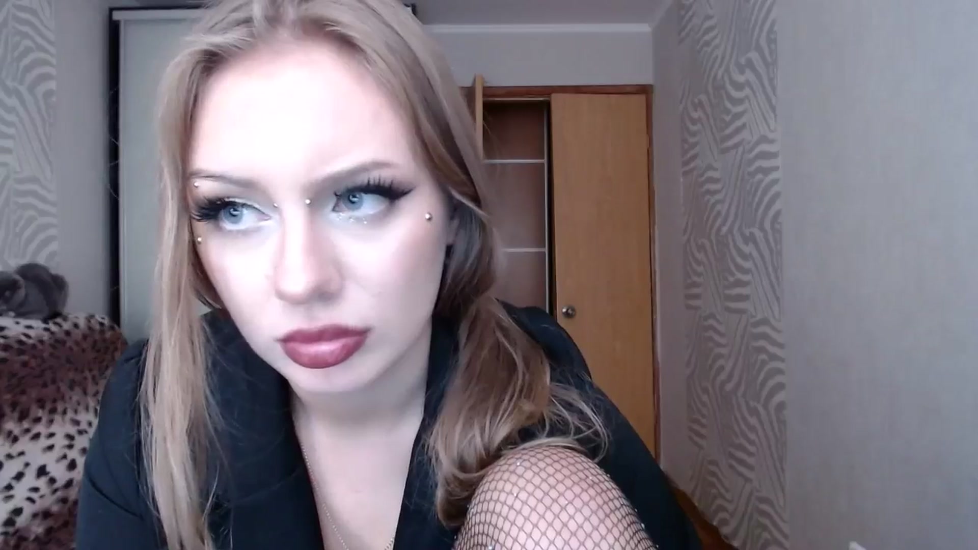 Gallery image thumbnail from YaeMiko's myfreecams stream on, 10/14/2025, 08:30 image 15 of 20