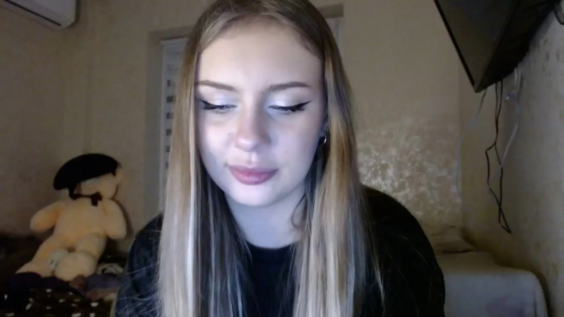 Gallery image thumbnail from YaeMiko's myfreecams stream on, 12/14/2025, 02:53 image 2 of 20