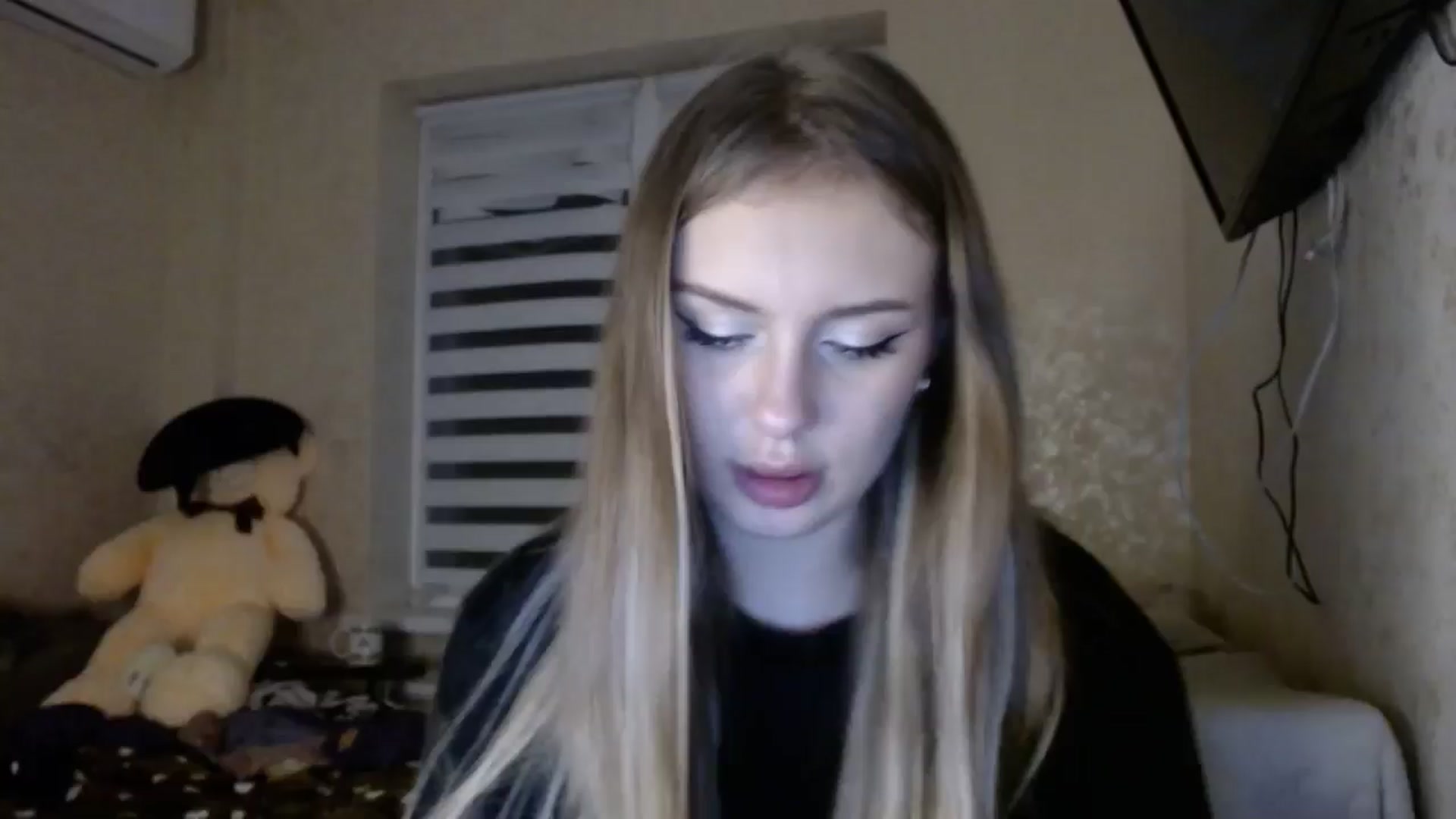 Gallery image thumbnail from YaeMiko's myfreecams stream on, 12/14/2025, 02:53 image 1 of 20
