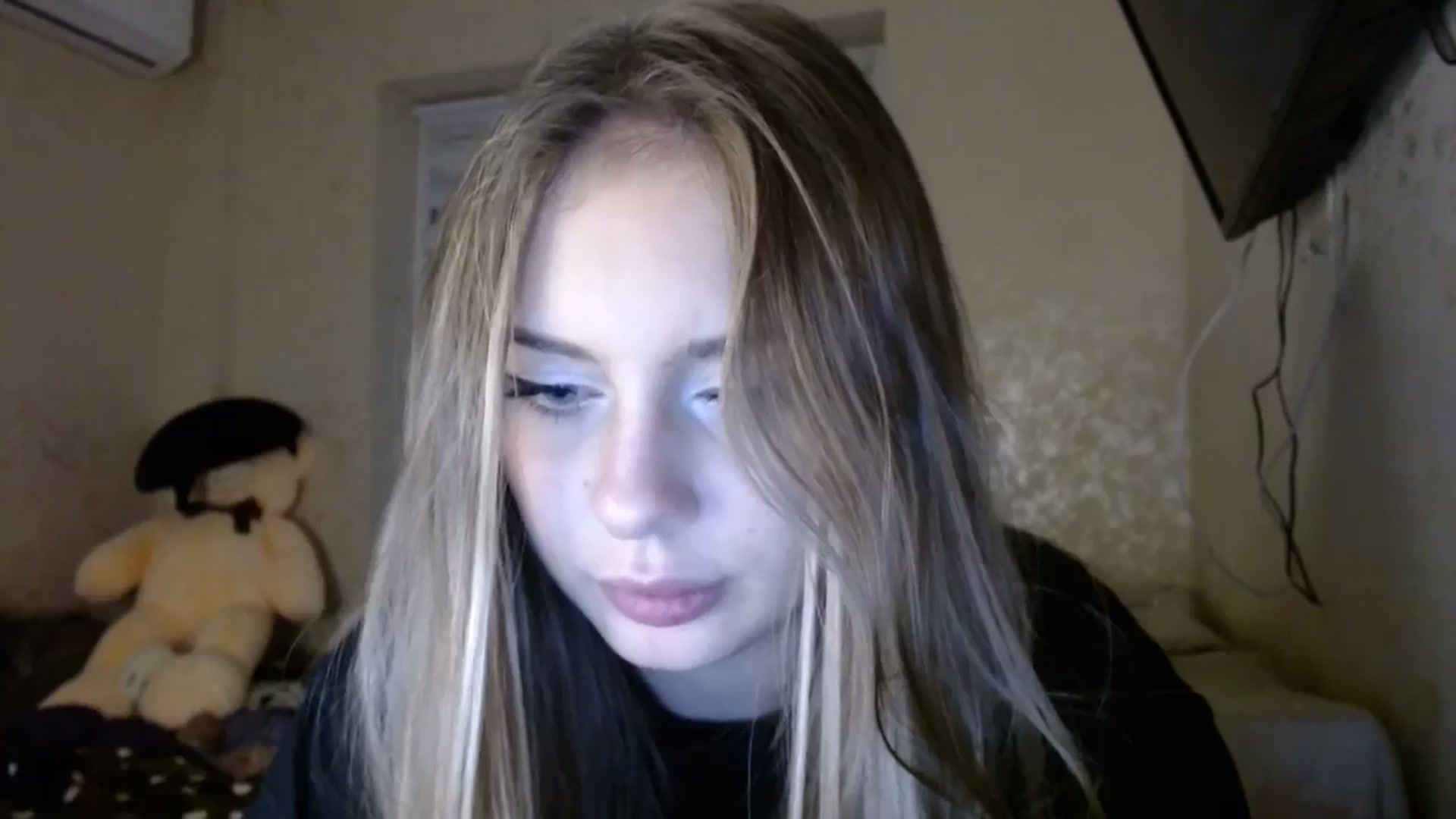 Gallery image thumbnail from YaeMiko's myfreecams stream on, 12/14/2025, 02:53 image 14 of 20