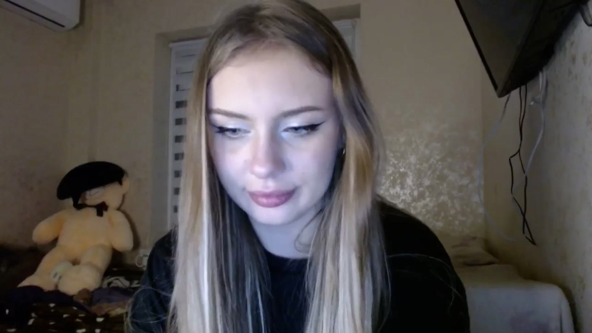 Gallery image thumbnail from YaeMiko's myfreecams stream on, 12/14/2025, 02:53 image 3 of 20
