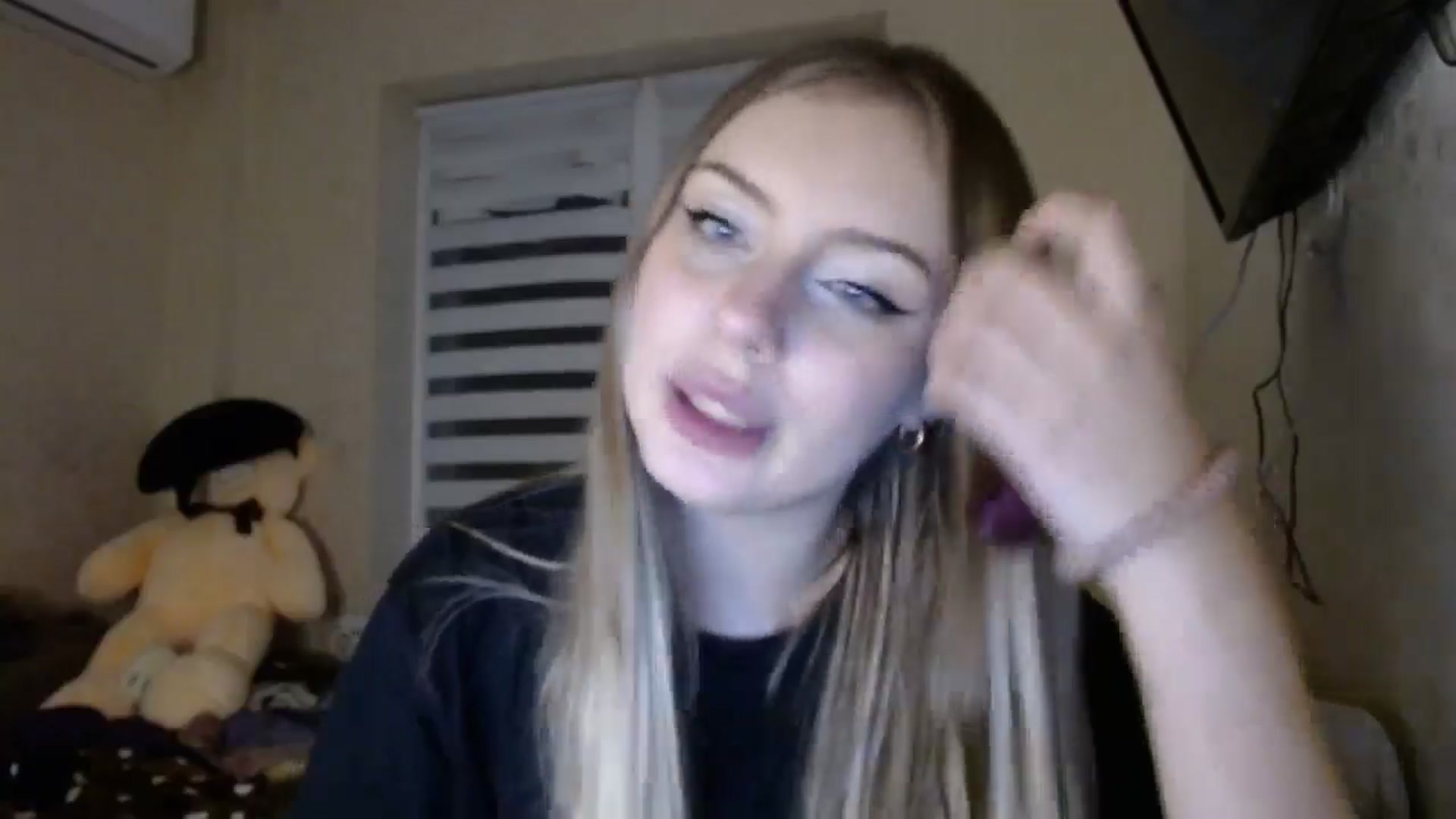 Gallery image thumbnail from YaeMiko's myfreecams stream on, 12/14/2025, 02:53 image 18 of 20