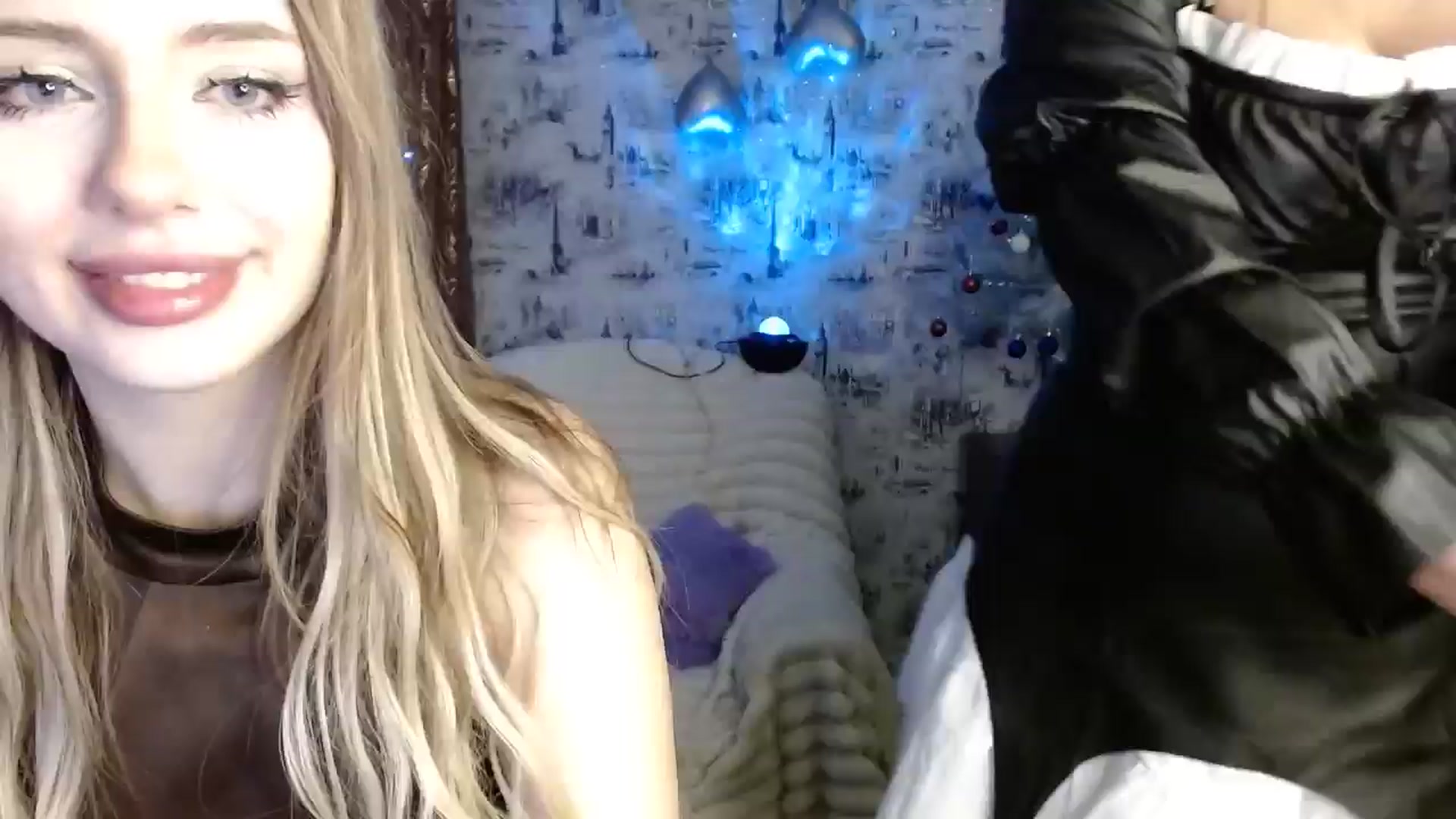 Gallery image thumbnail from YaeMiko's myfreecams stream on, 12/30/2025, 24:25 image 6 of 20