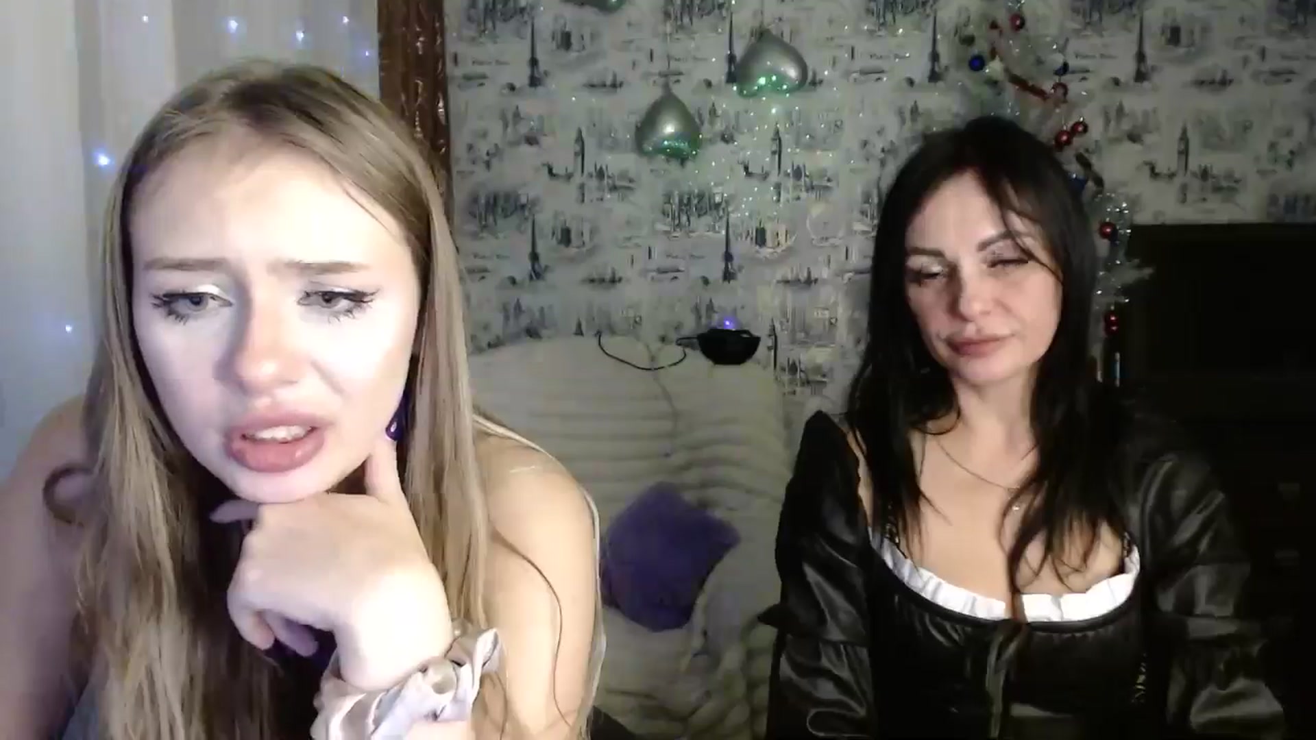Gallery image thumbnail from YaeMiko's myfreecams stream on, 12/30/2025, 24:25 image 18 of 20