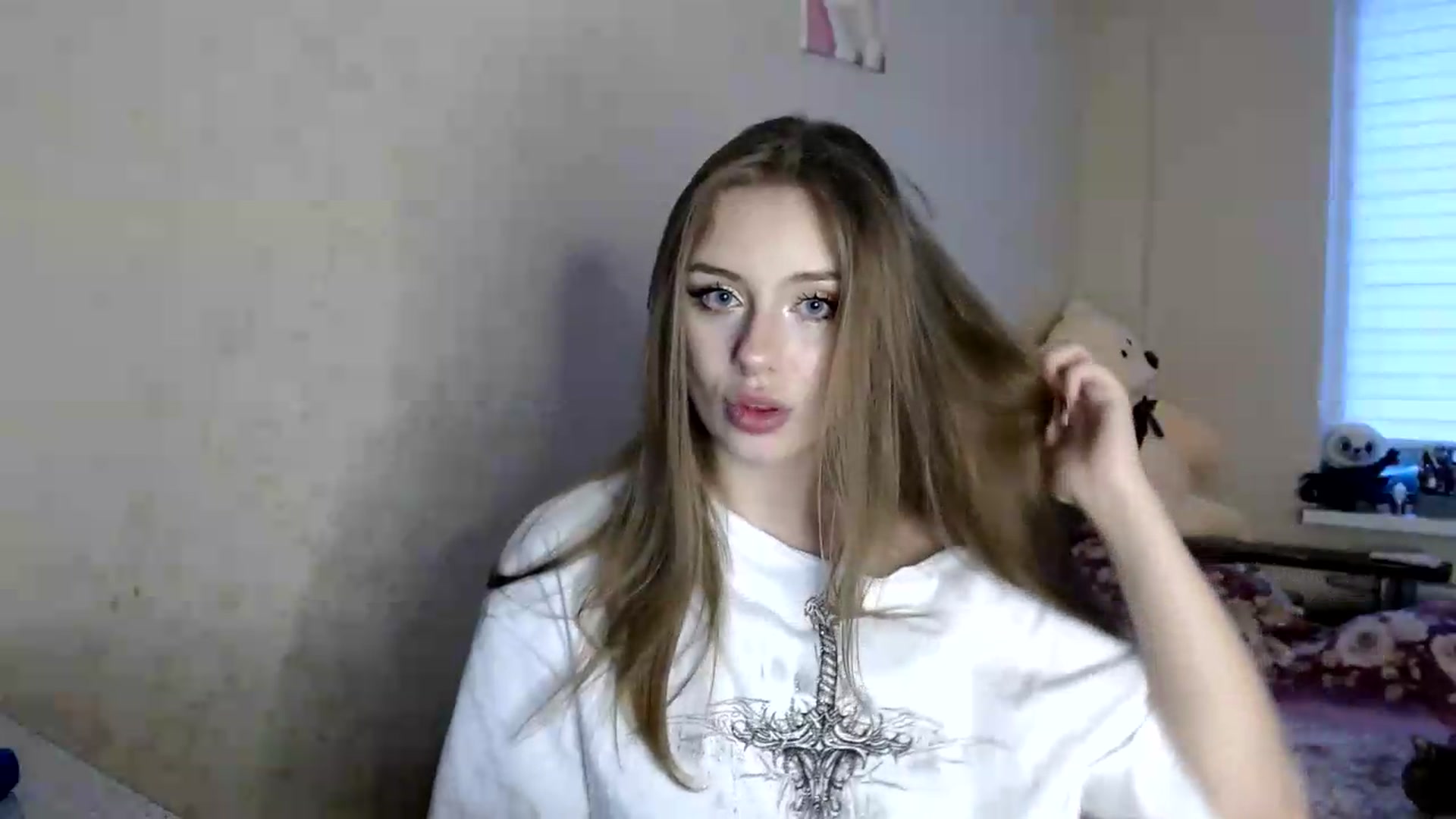 Gallery image thumbnail from YaeMiko's myfreecams stream on, 06/25/2026, 17:58 image 19 of 20