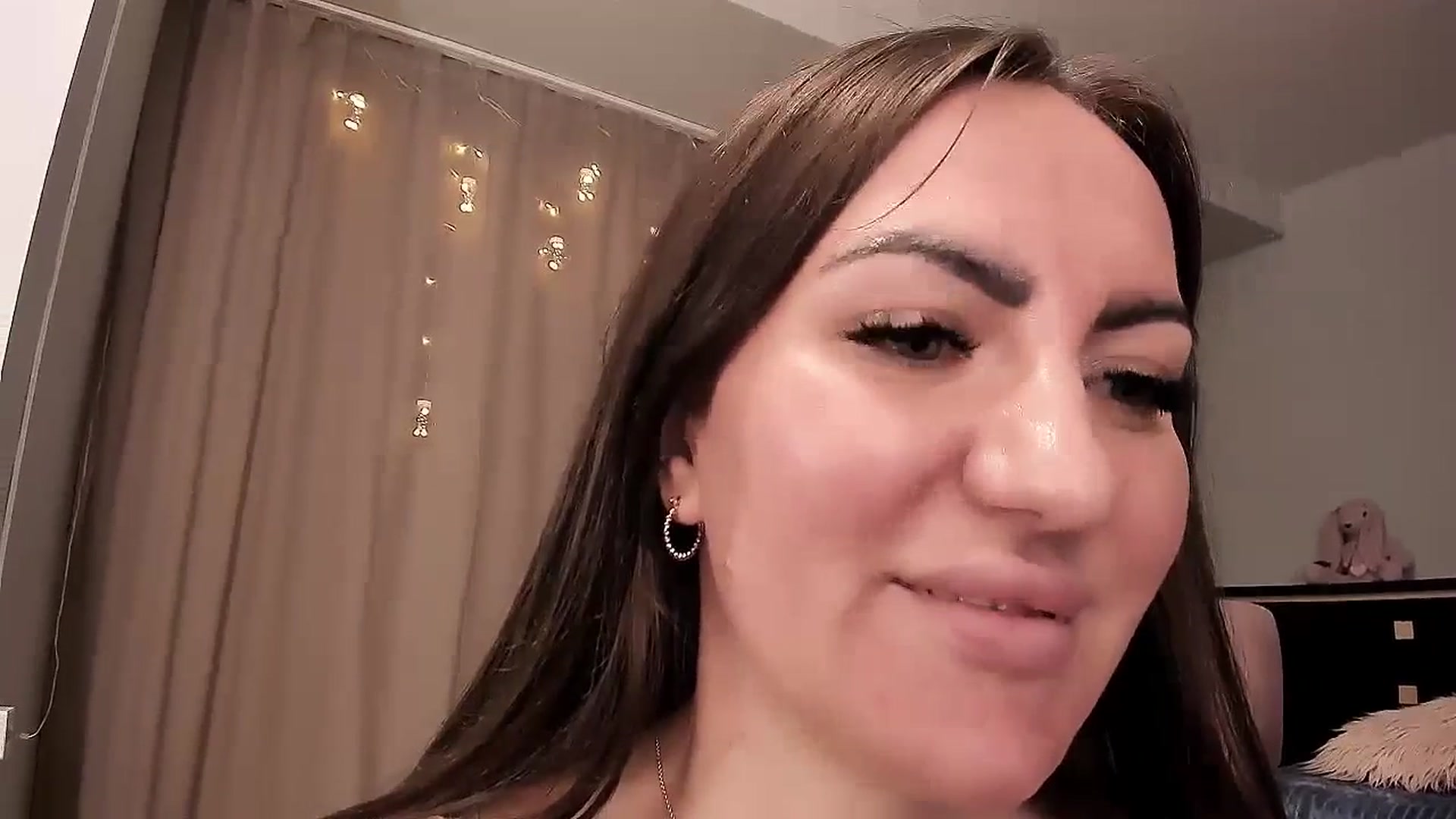 Gallery image thumbnail from YalaTerryy's myfreecams stream on, 07/20/2023, 03:35 image 2 of 20