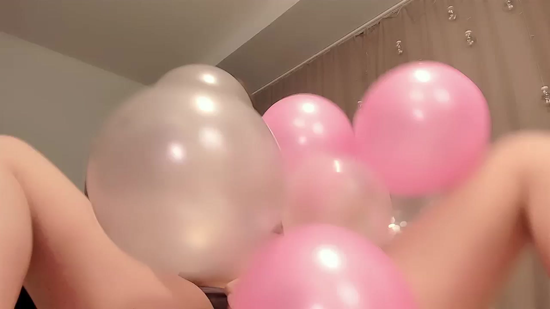 Gallery image thumbnail from YalaTerryy's myfreecams stream on, 11/12/2023, 13:15 image 16 of 20