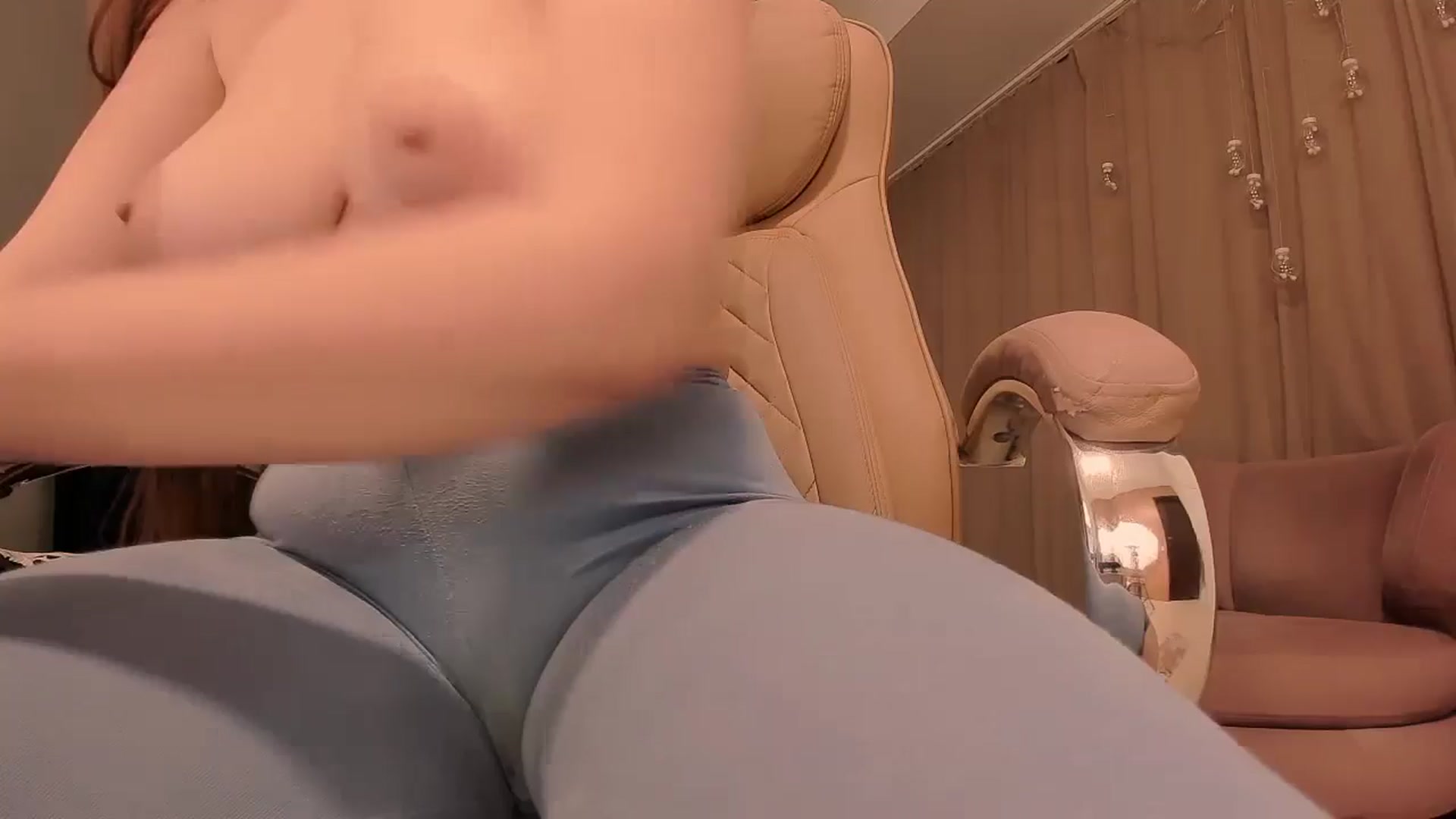 Gallery image thumbnail from YalaTerryy's myfreecams stream on, 05/19/2024, 11:07 image 4 of 20