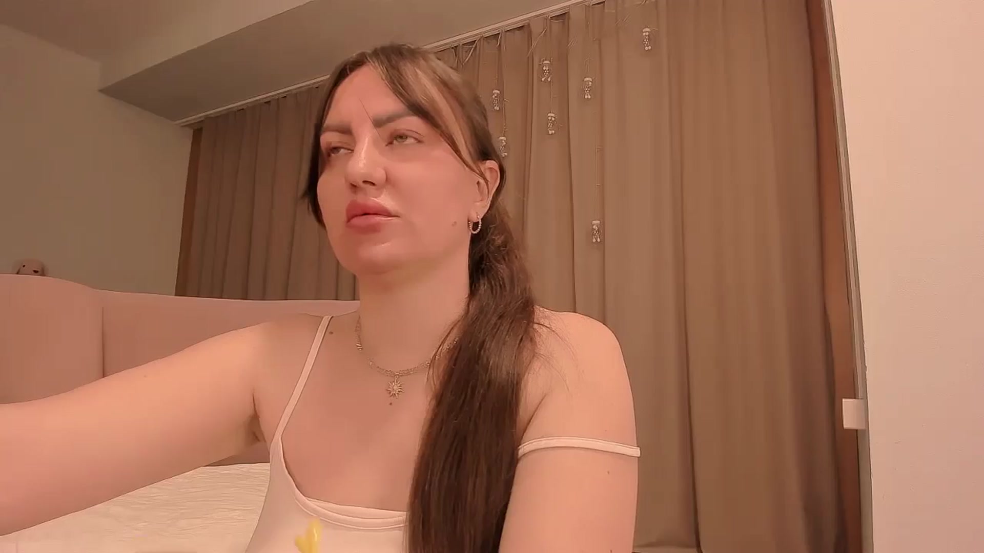 Gallery image thumbnail from YalaTerryy's myfreecams stream on, 06/07/2024, 11:16 image 11 of 20