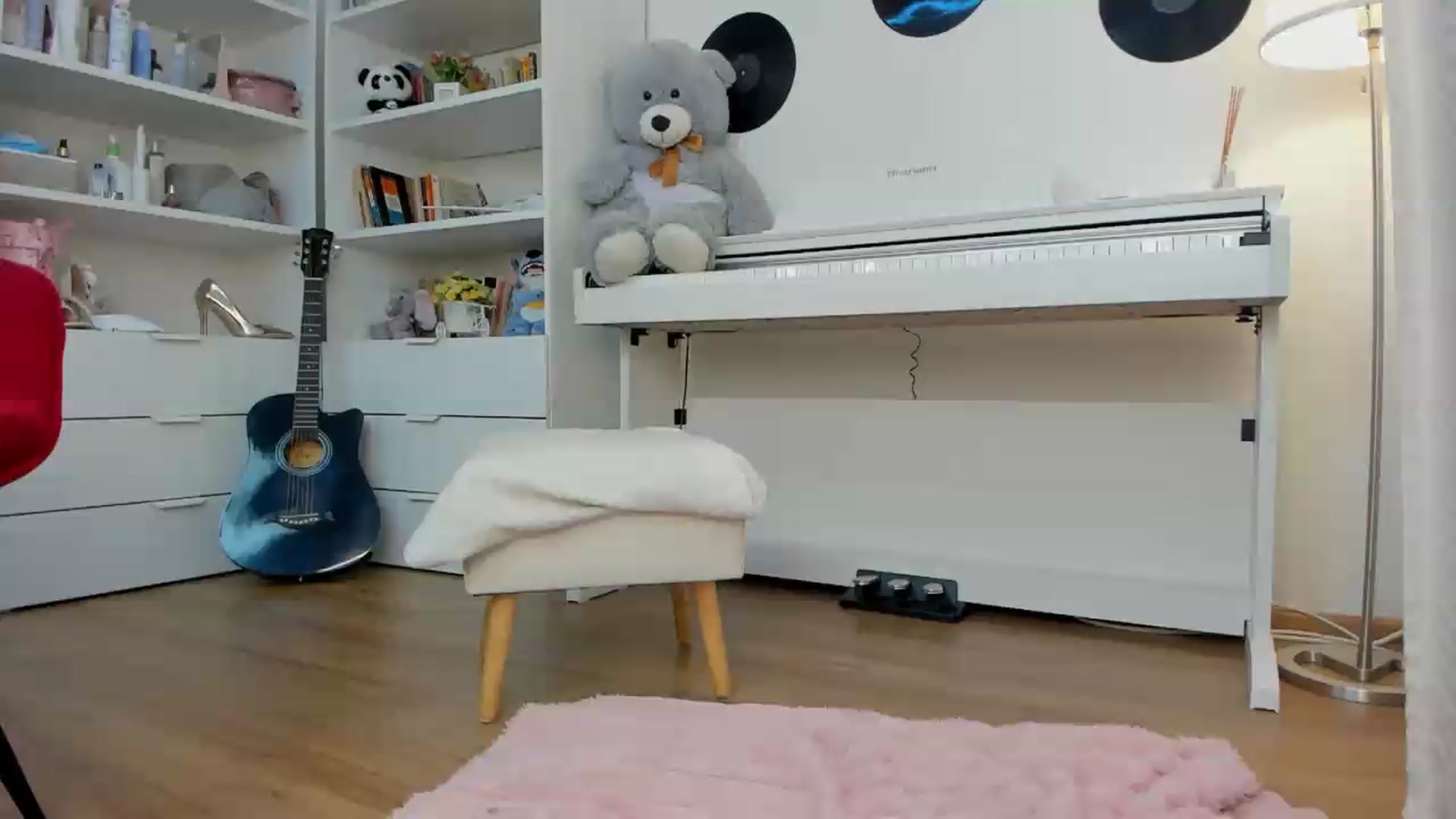 Gallery image thumbnail from YamJoy18's myfreecams stream on, 05/22/2026, 13:38 image 12 of 20