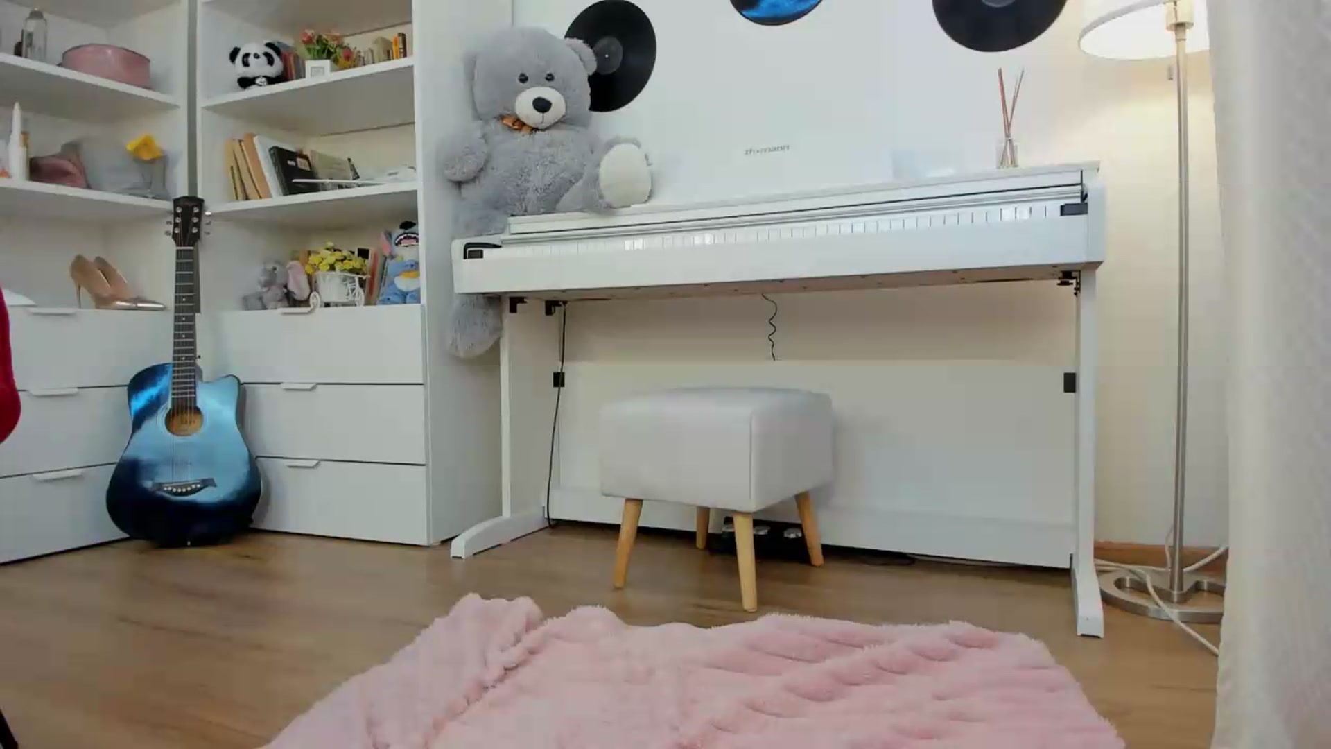 Gallery image thumbnail from YamJoy18's myfreecams stream on, 05/27/2026, 11:56 image 15 of 20