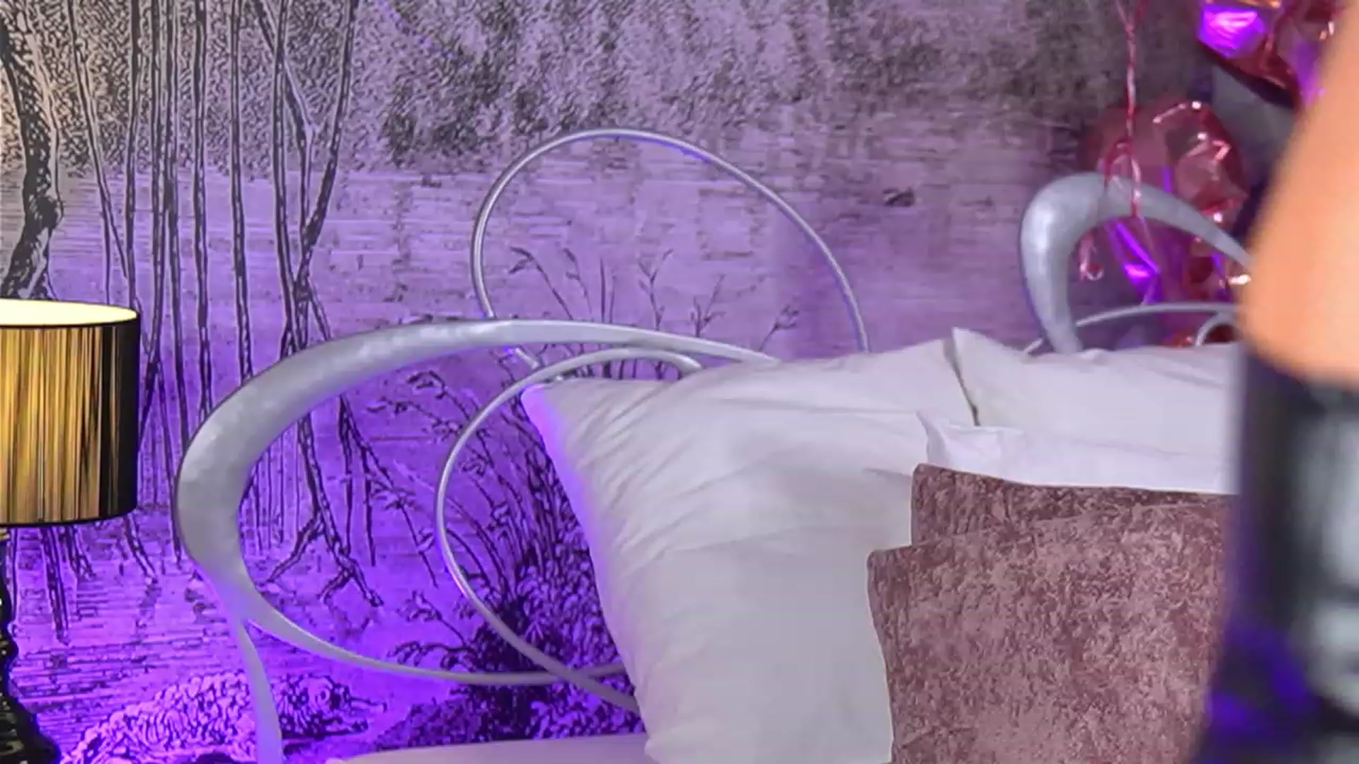 Gallery image thumbnail from YamiraKim's myfreecams stream on, 03/18/2023, 24:14 image 11 of 20