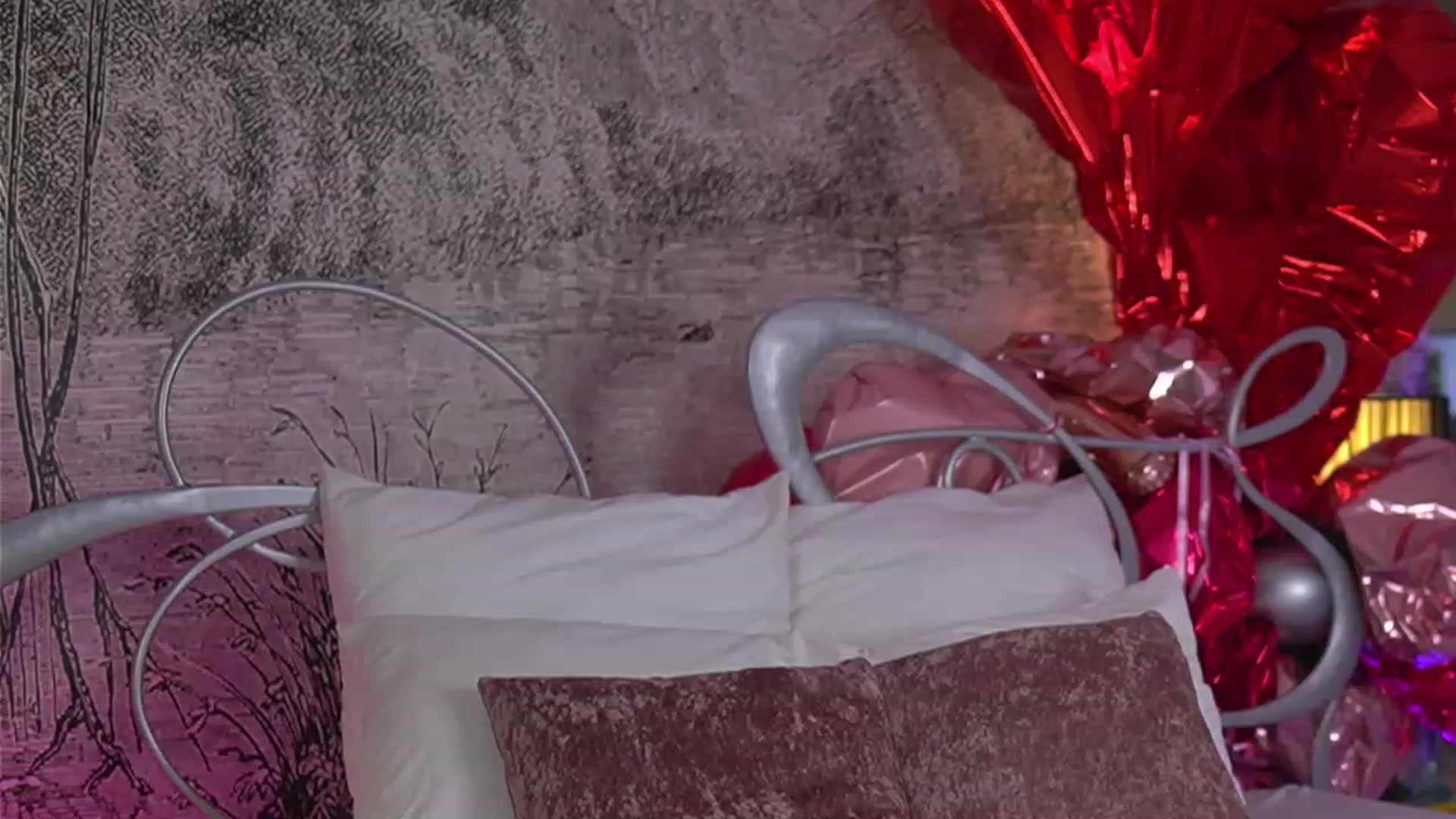 Gallery image thumbnail from YamiraKim's myfreecams stream on, 07/18/2023, 19:41 image 9 of 20
