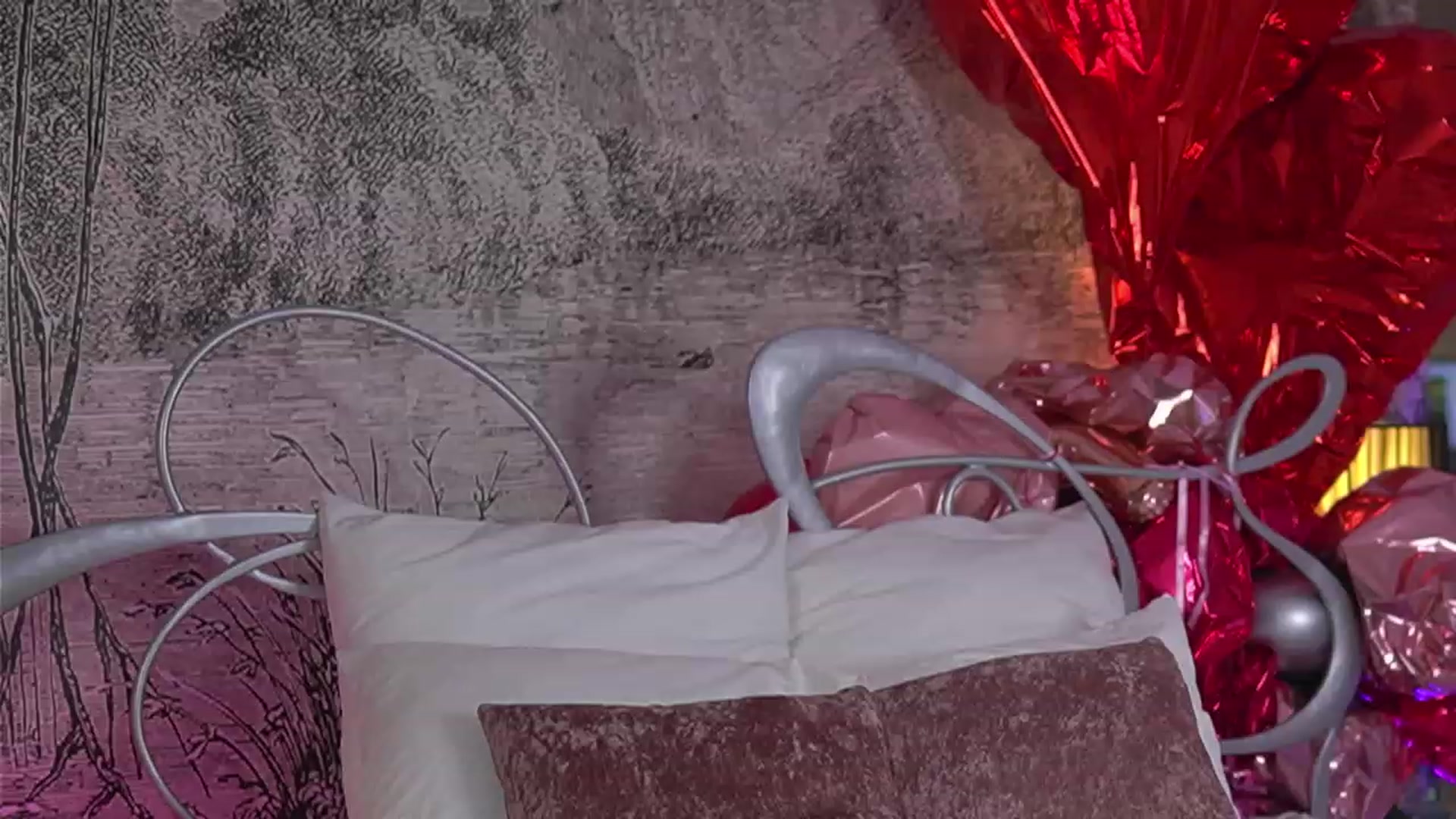 Gallery image thumbnail from YamiraKim's myfreecams stream on, 07/19/2023, 24:41 image 15 of 20