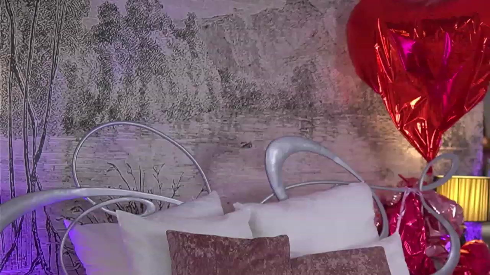 Gallery image thumbnail from YamiraKim's myfreecams stream on, 08/25/2023, 19:46 image 3 of 20